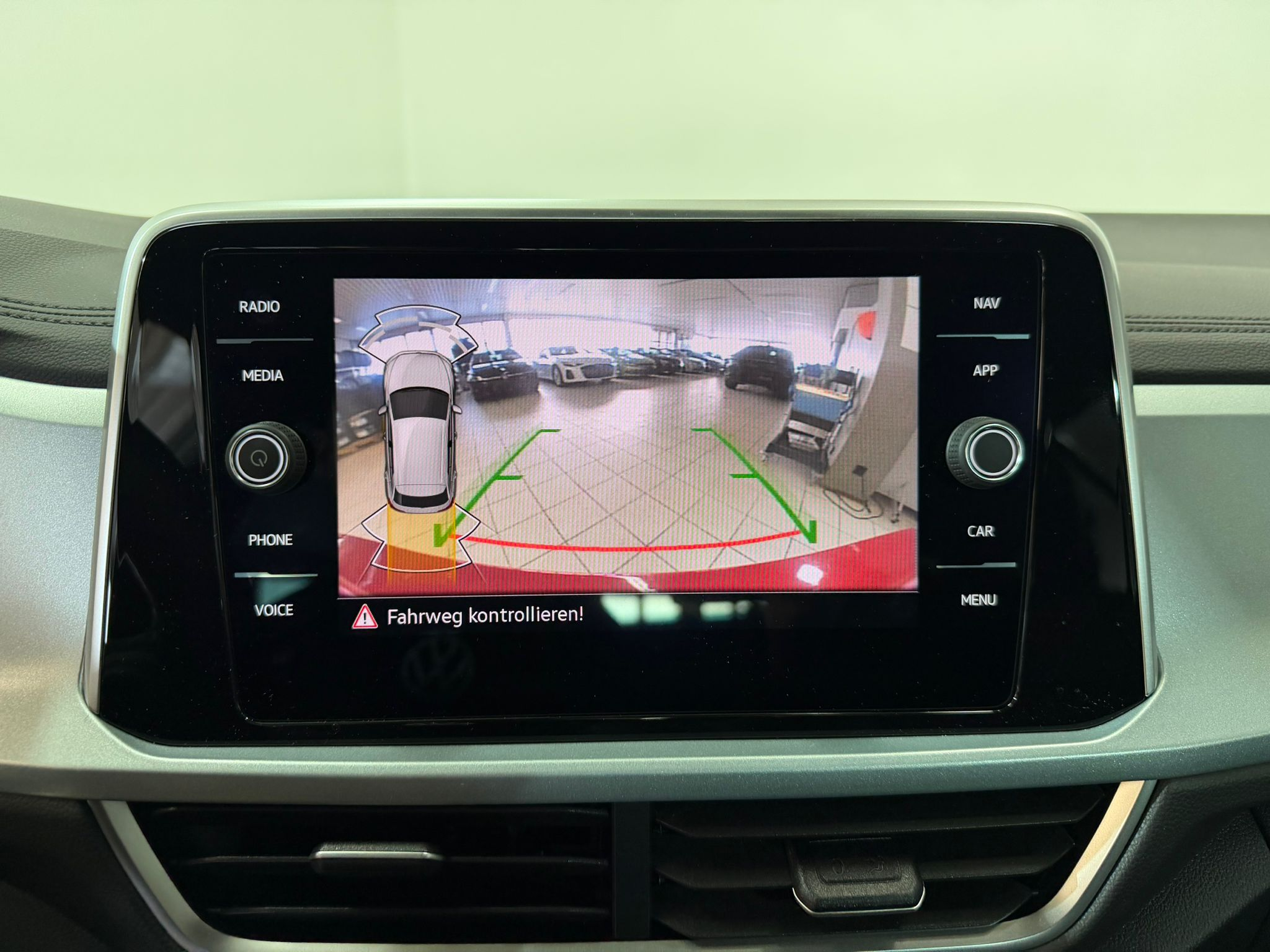 listing desktop thumbnail image 12