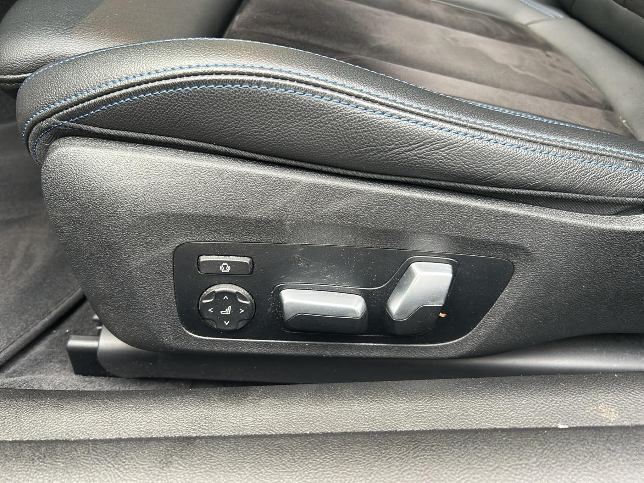 listing desktop thumbnail image 15