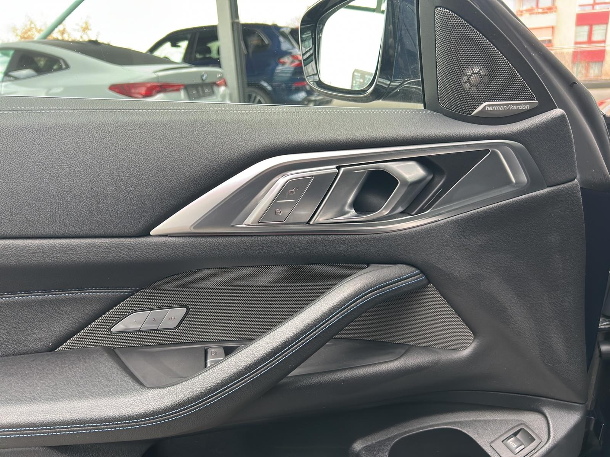 listing desktop thumbnail image 14