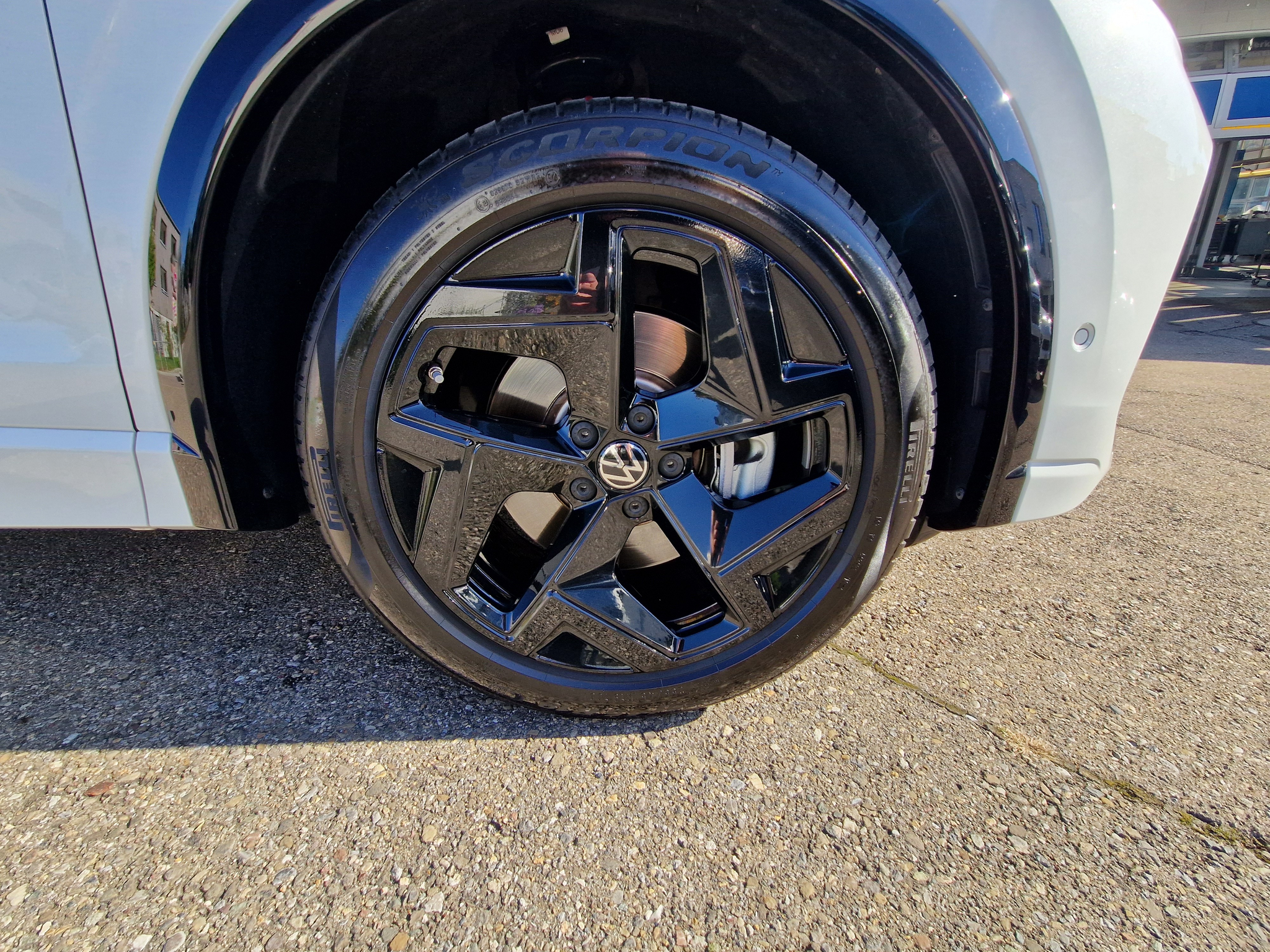 listing desktop thumbnail image 8