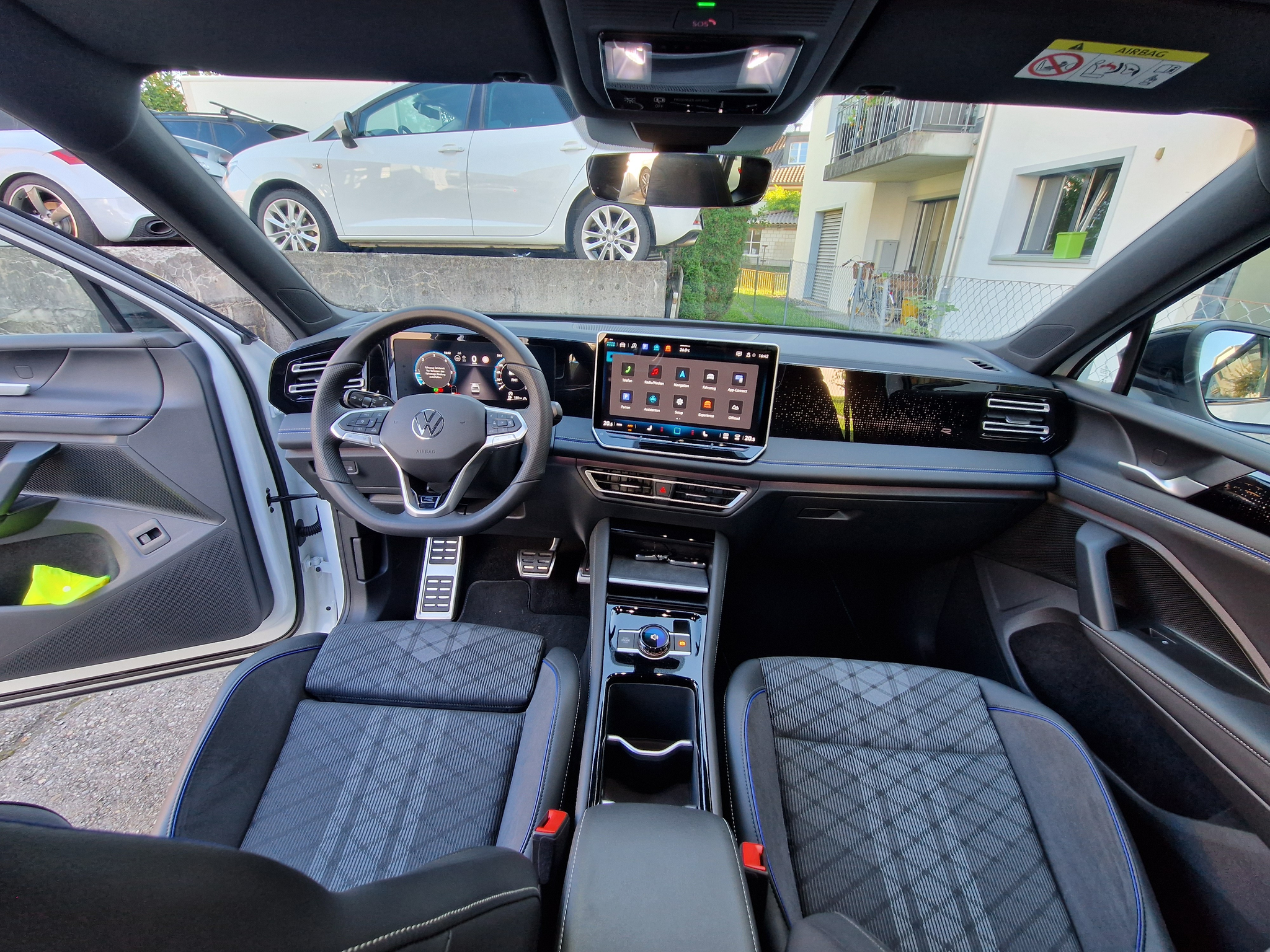 listing desktop thumbnail image 10