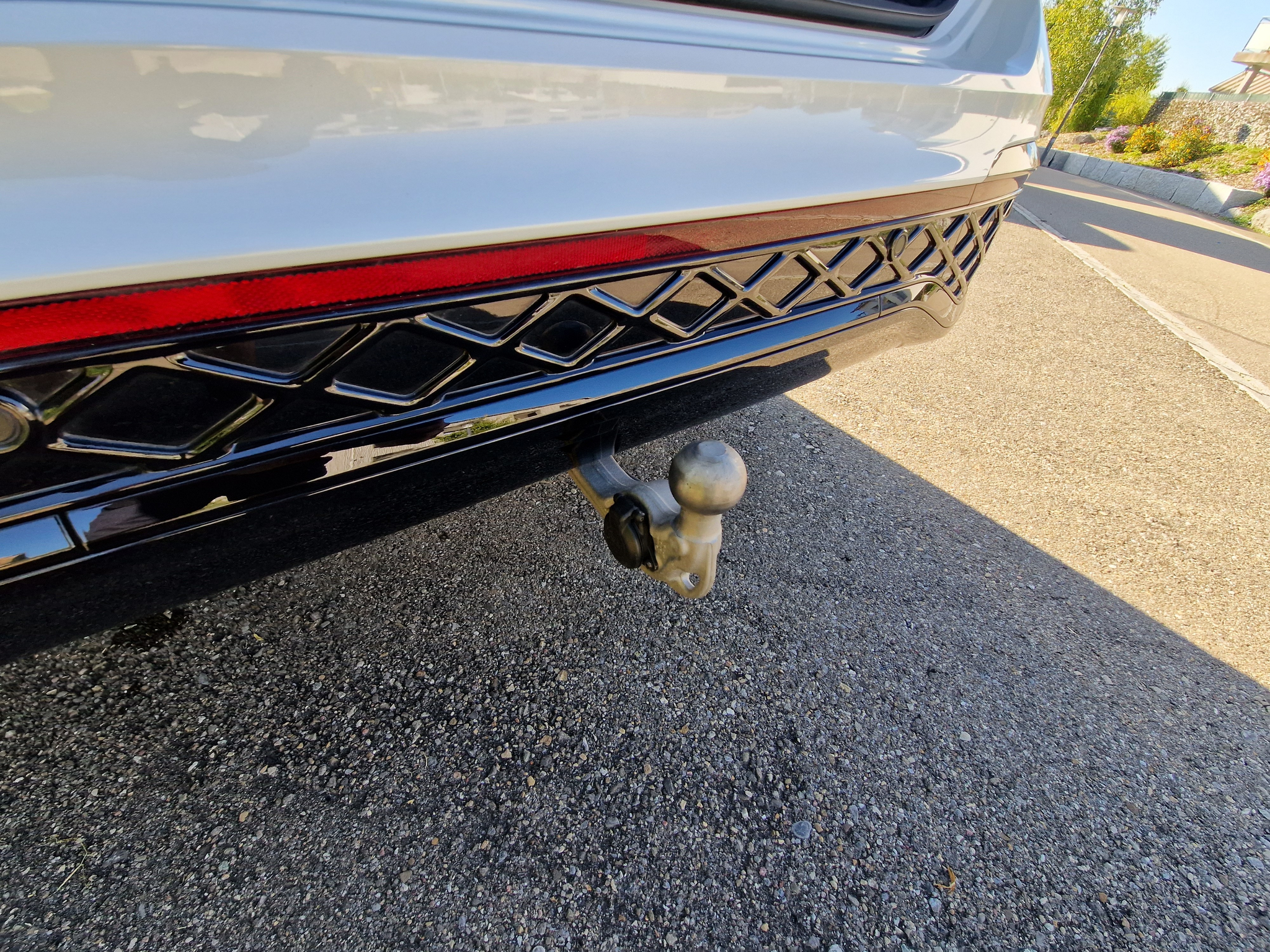 listing desktop thumbnail image 6