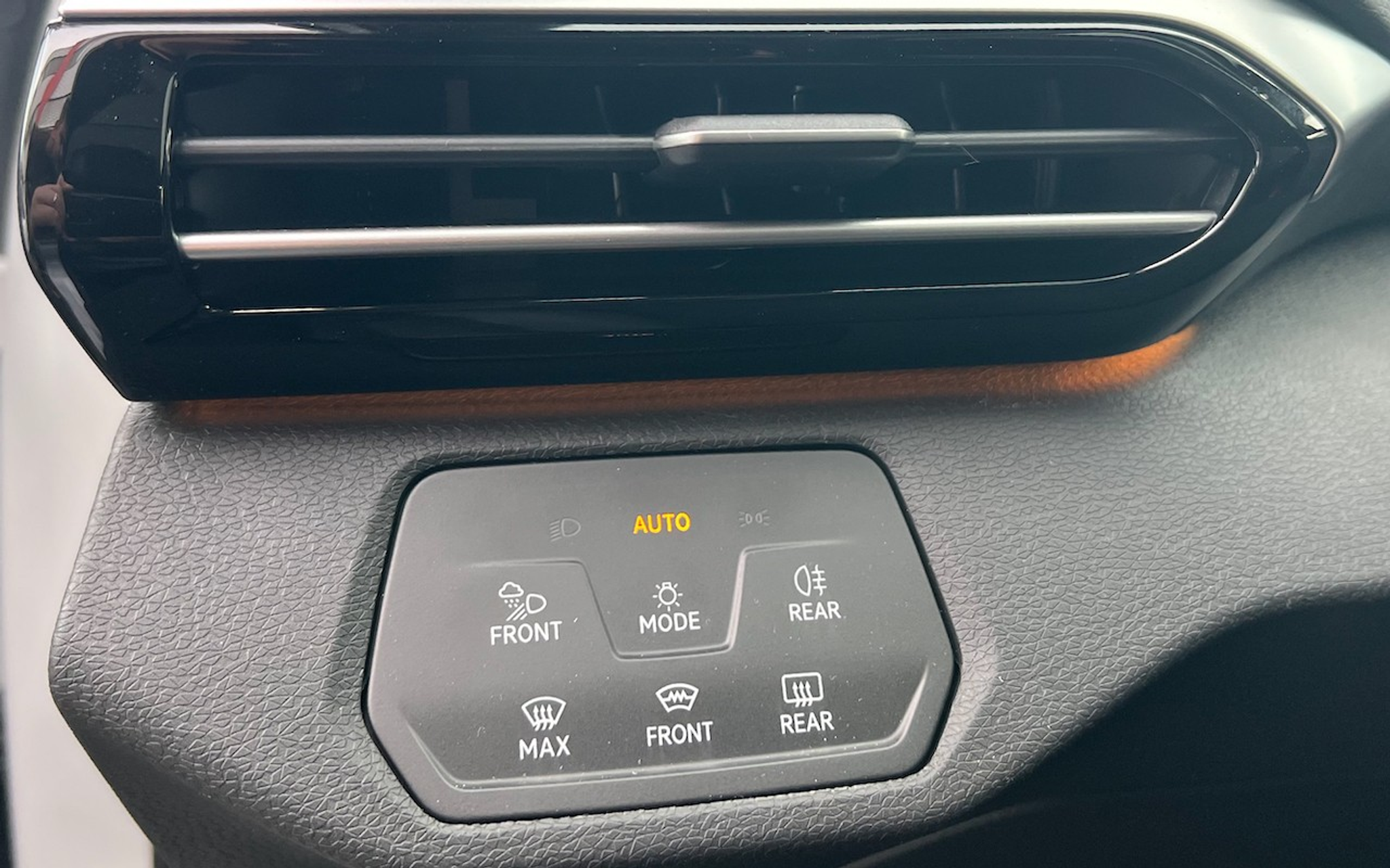 listing desktop thumbnail image 11