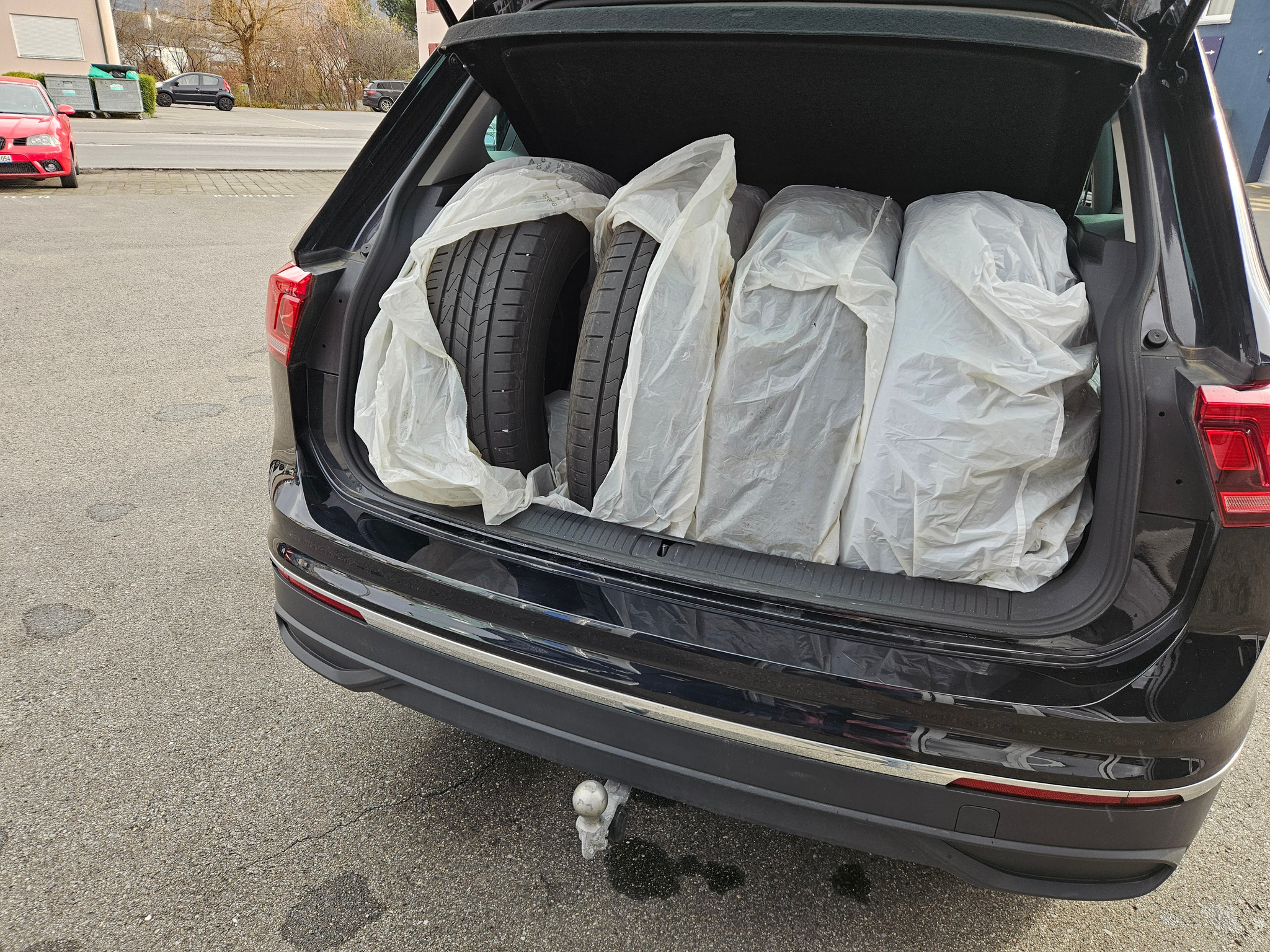 listing desktop thumbnail image 5