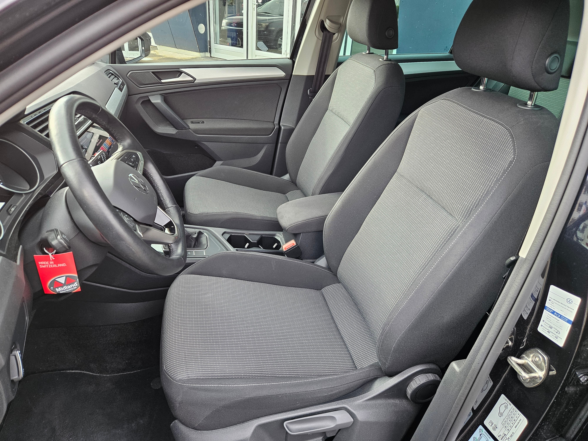 listing desktop thumbnail image 11