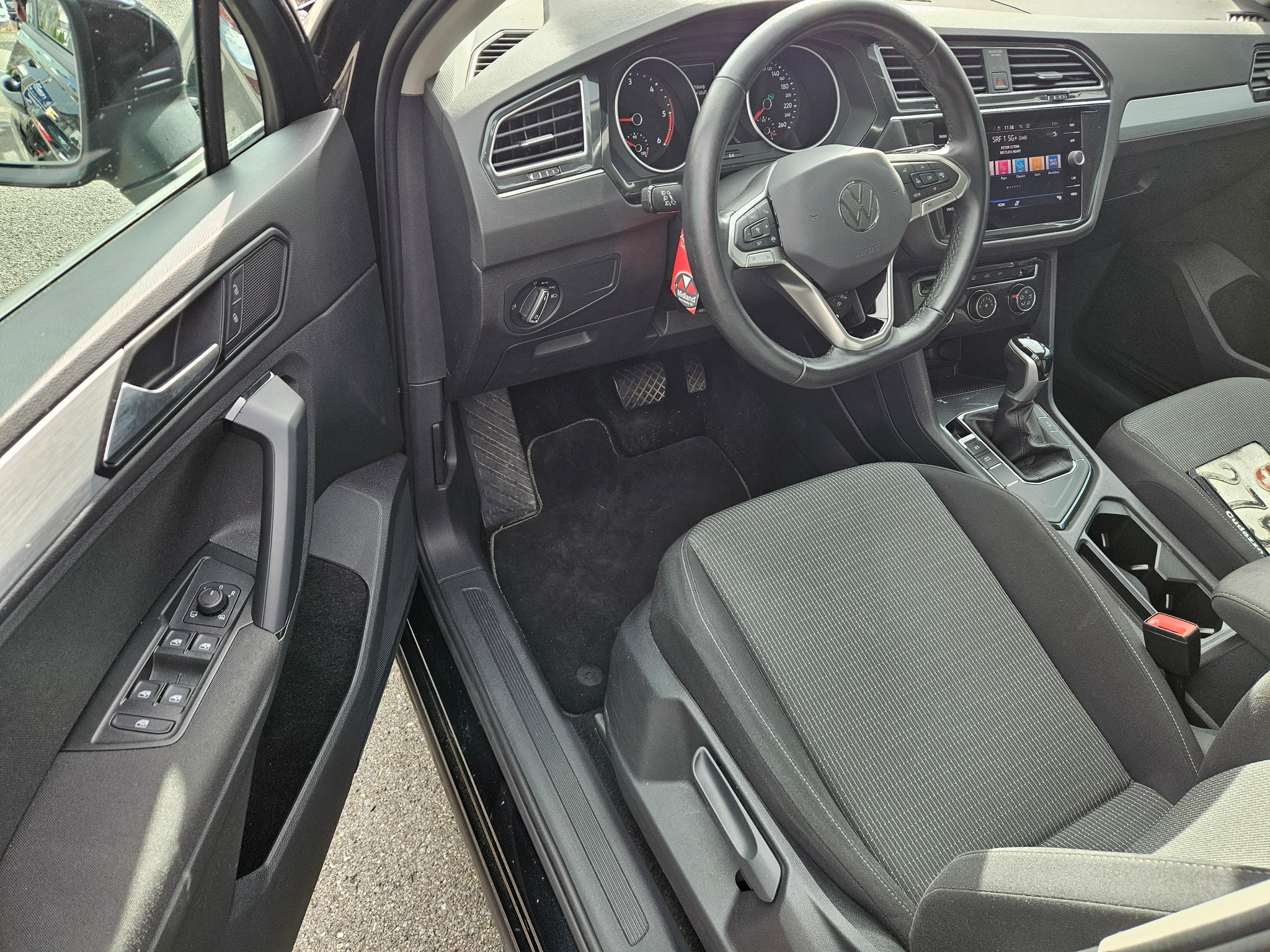 listing desktop thumbnail image 10