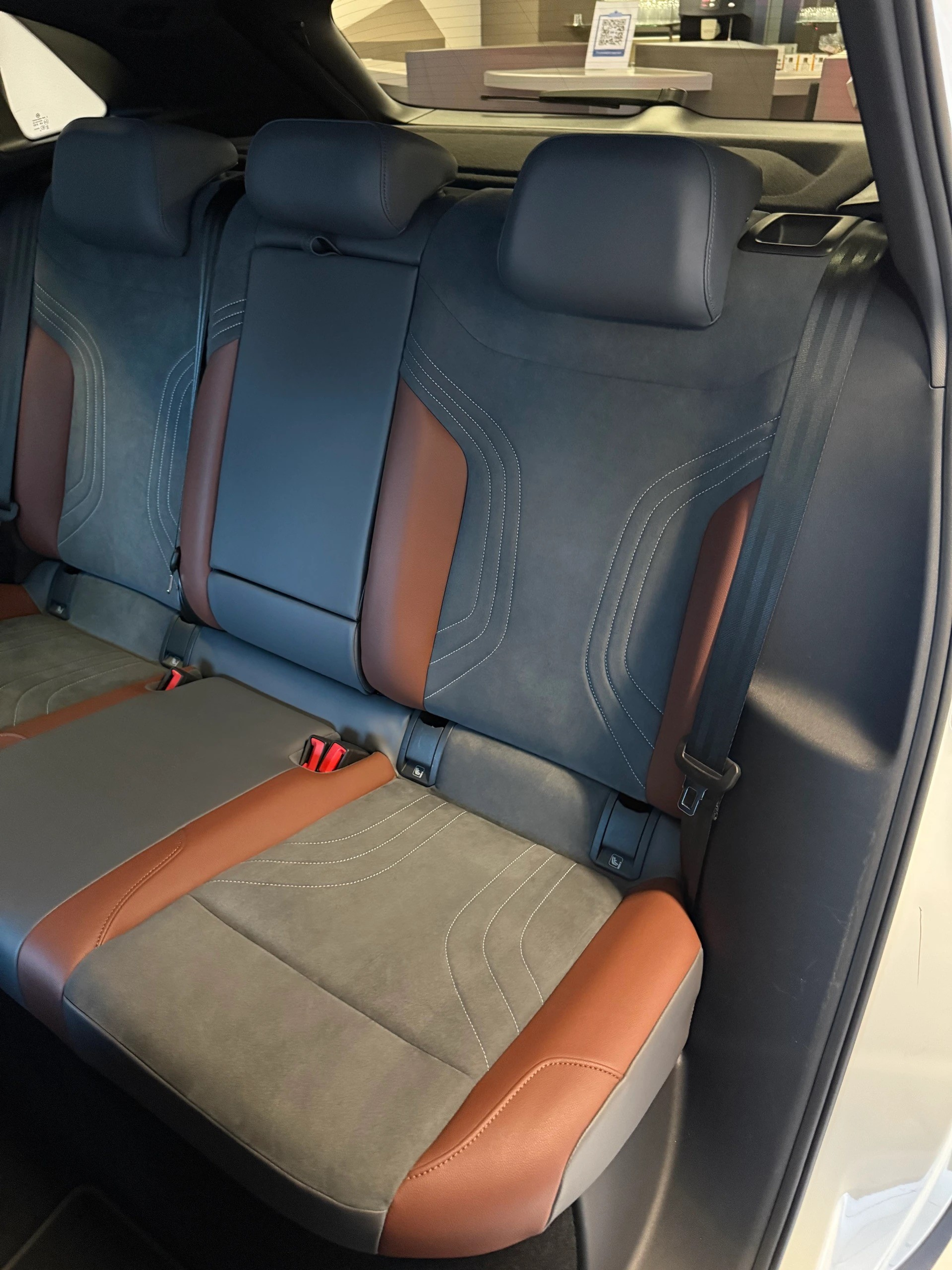 listing desktop thumbnail image 7