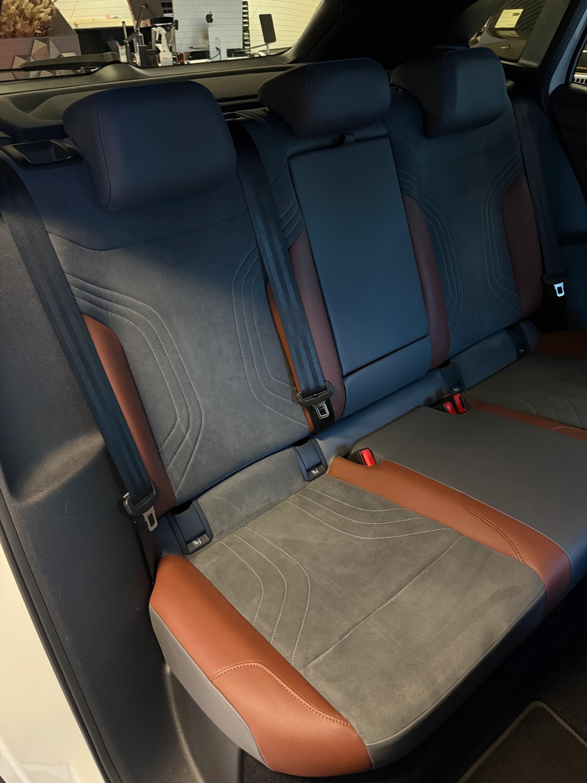 listing desktop thumbnail image 10