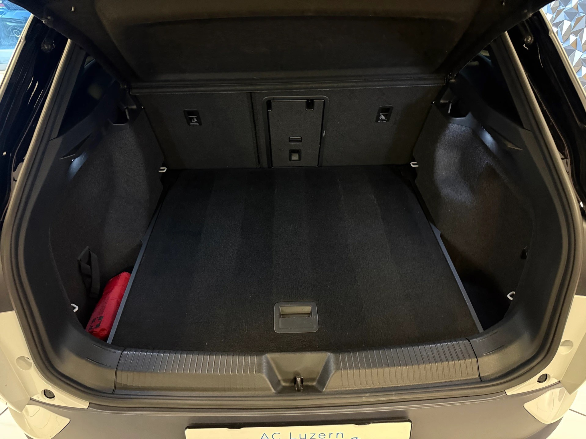 listing desktop thumbnail image 9