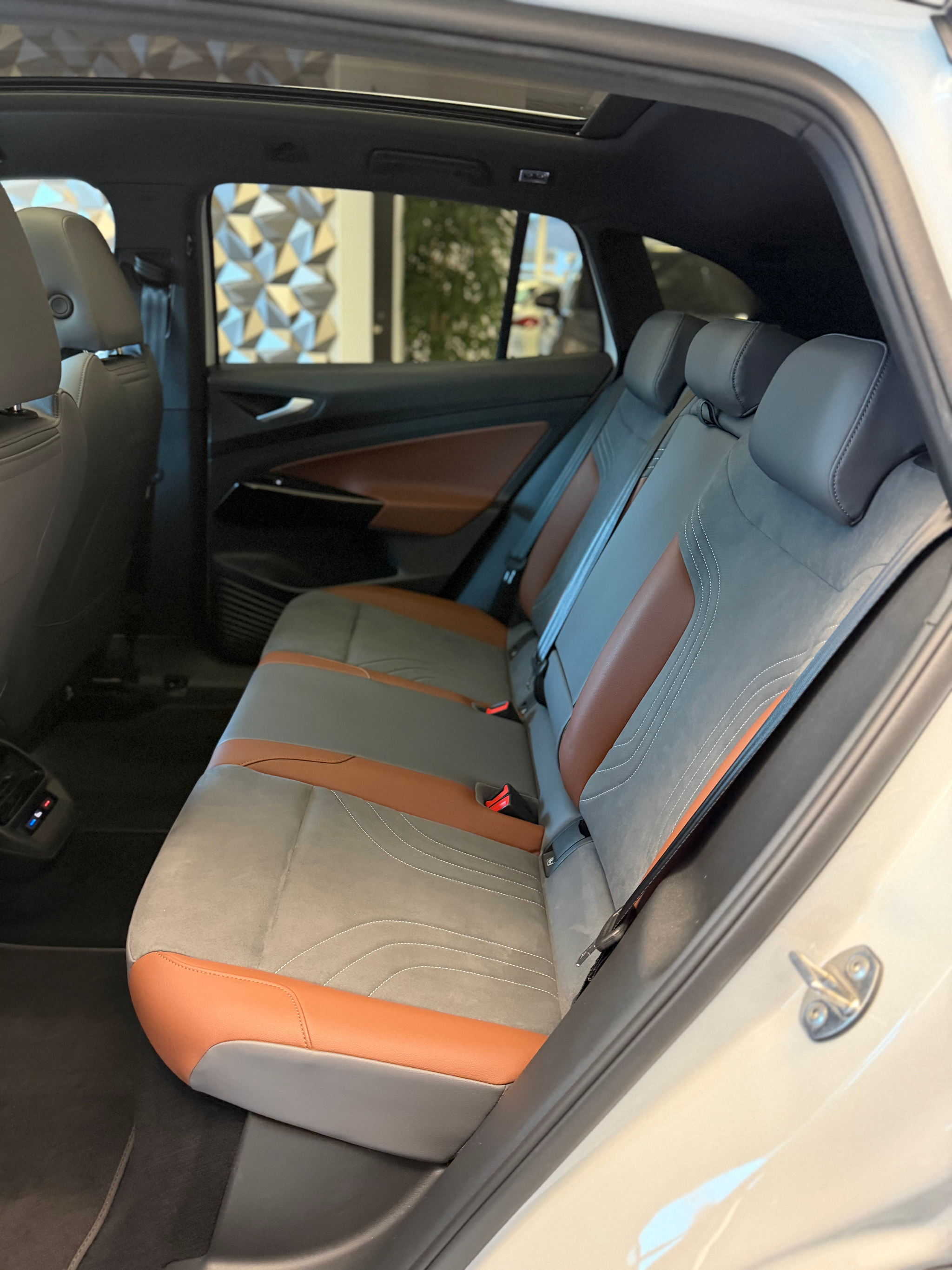 listing desktop thumbnail image 8