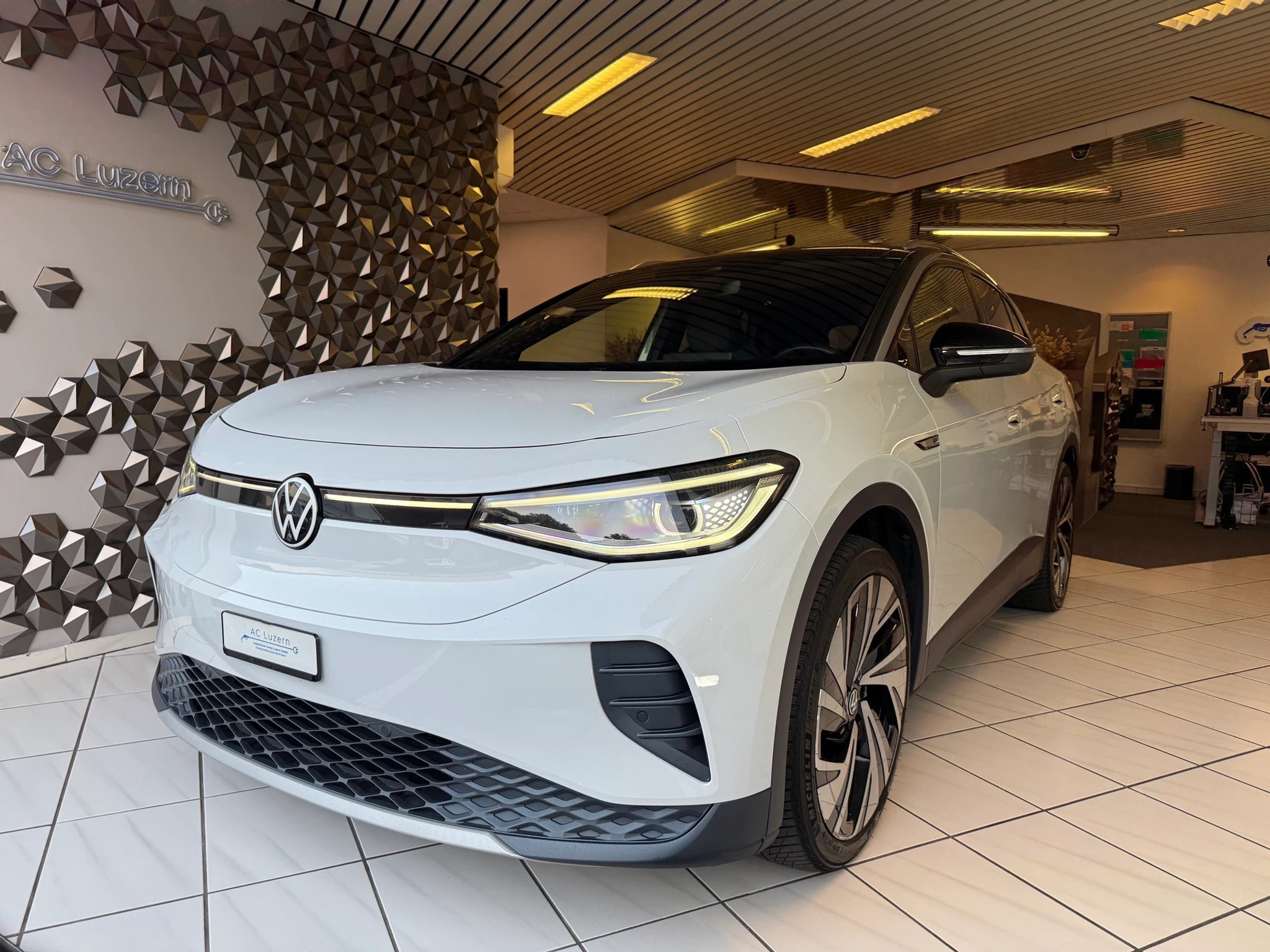 listing desktop thumbnail image 0