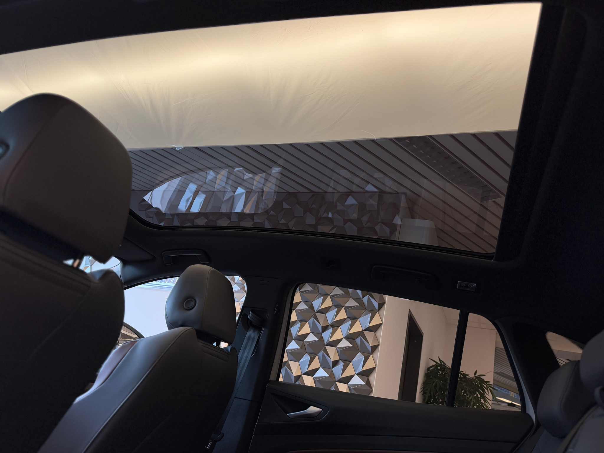 listing desktop thumbnail image 15