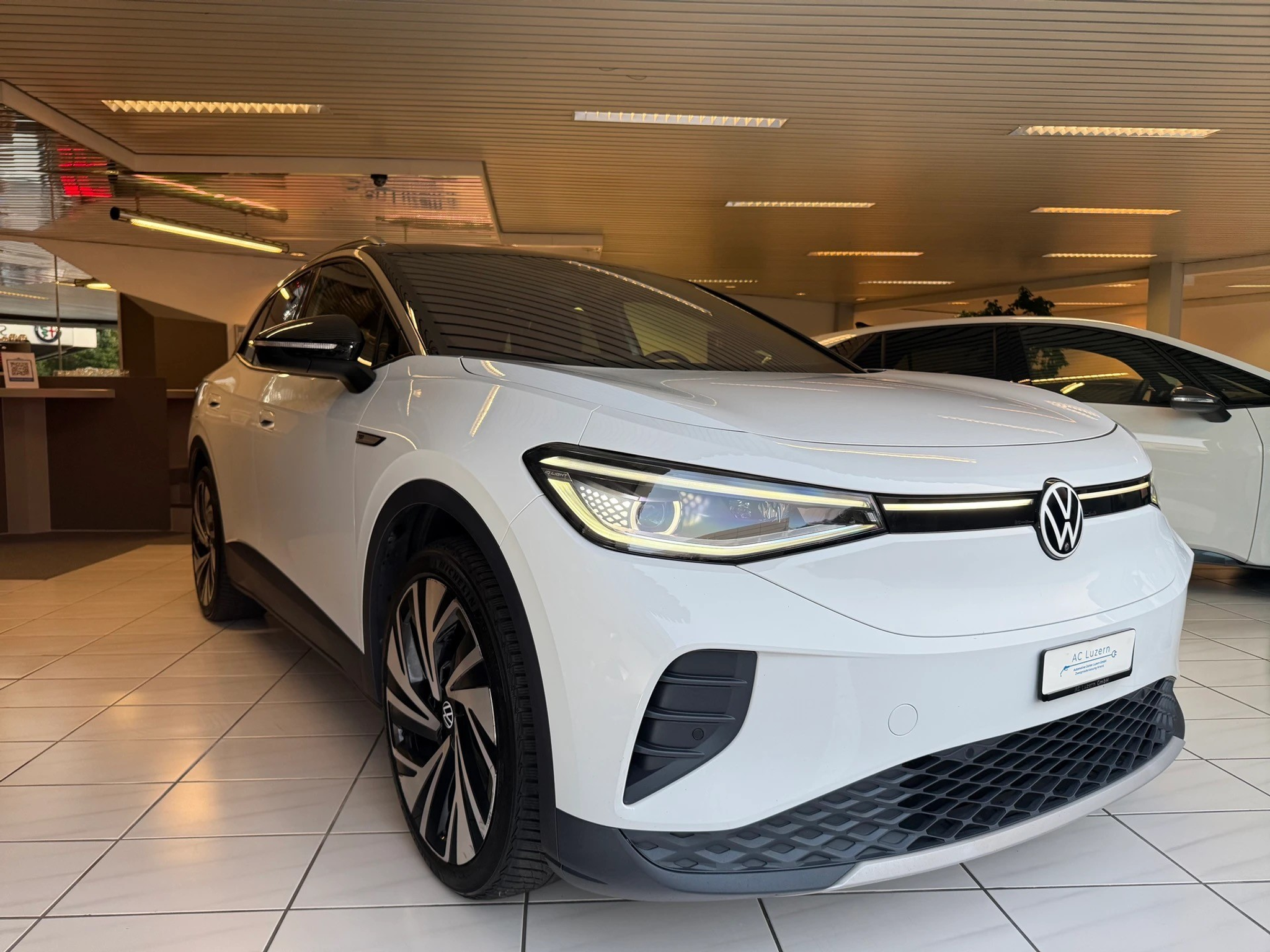 listing desktop thumbnail image 4