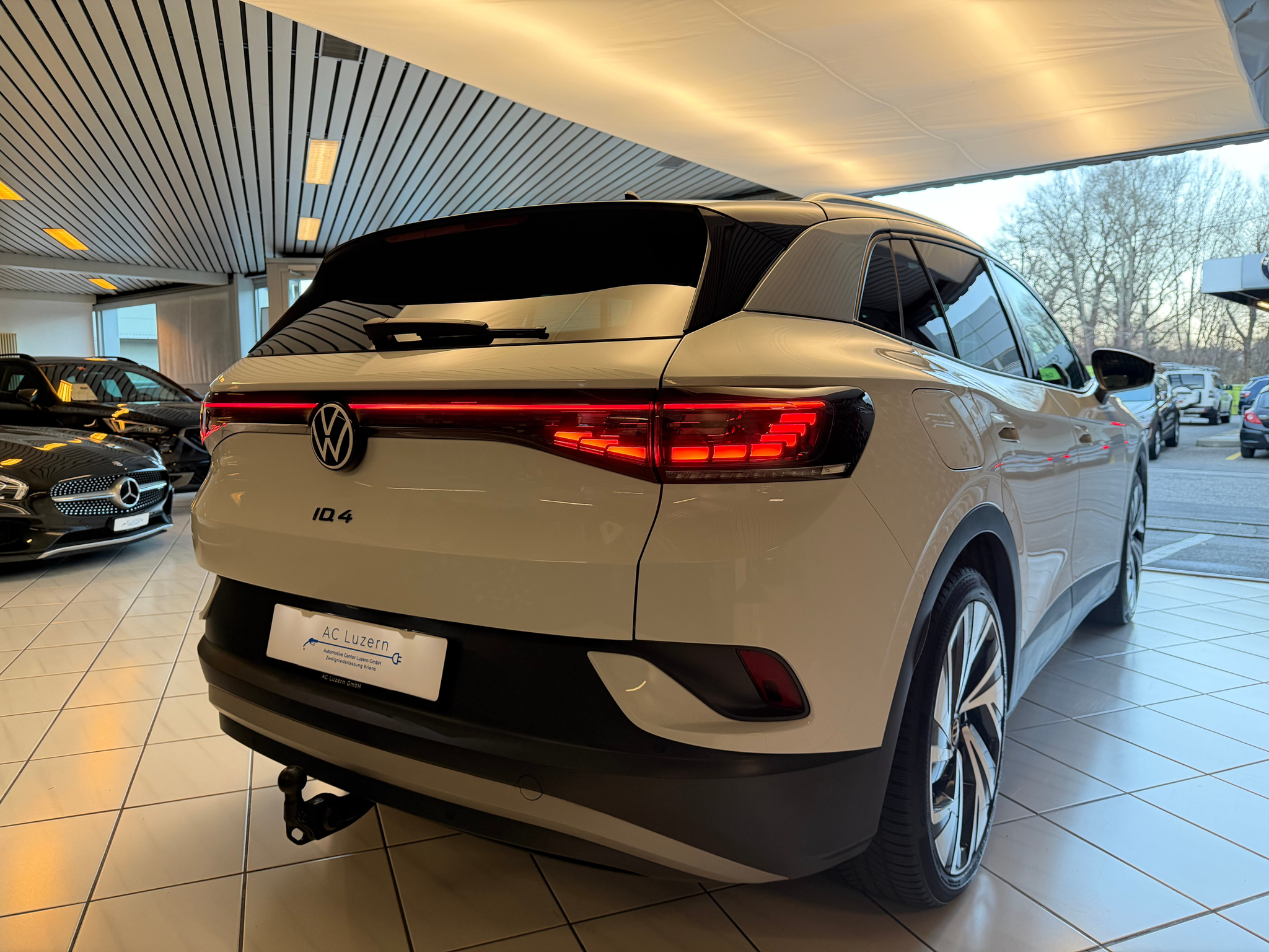 listing desktop thumbnail image 3