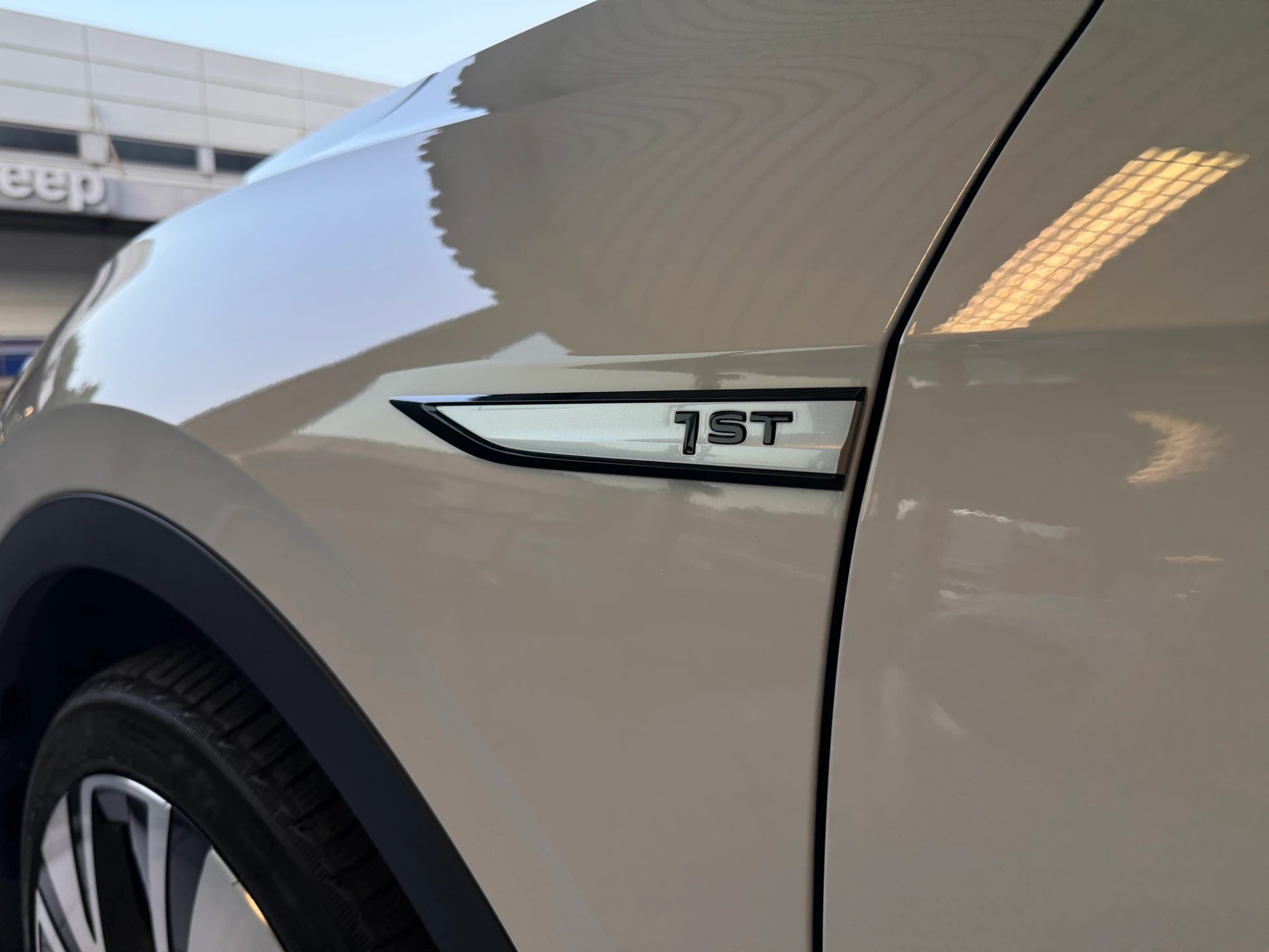 listing desktop thumbnail image 25