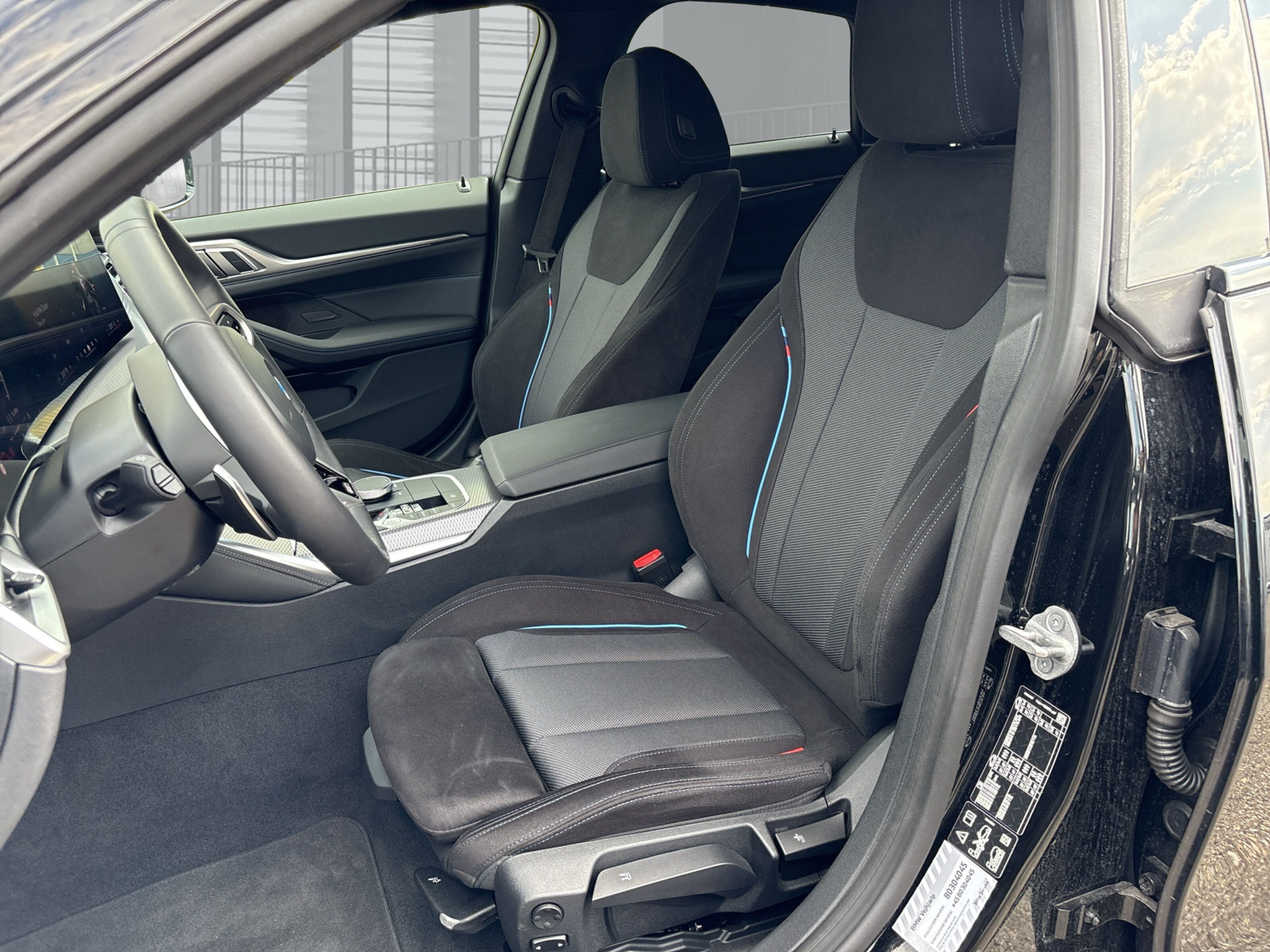 listing desktop thumbnail image 9