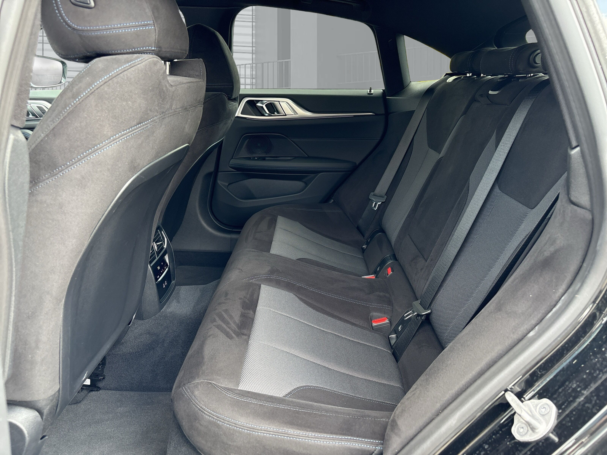 listing desktop thumbnail image 11