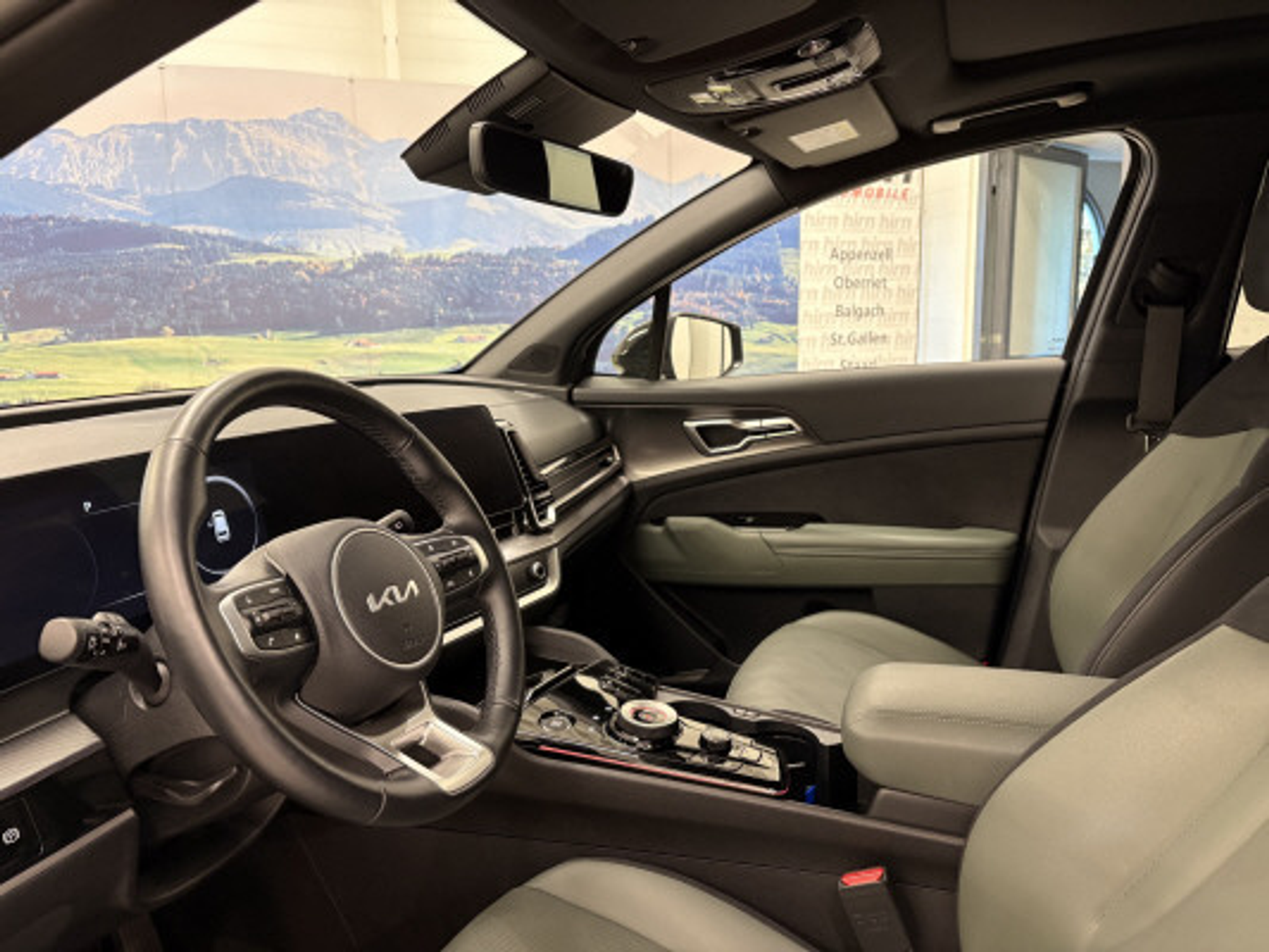 listing desktop thumbnail image 4