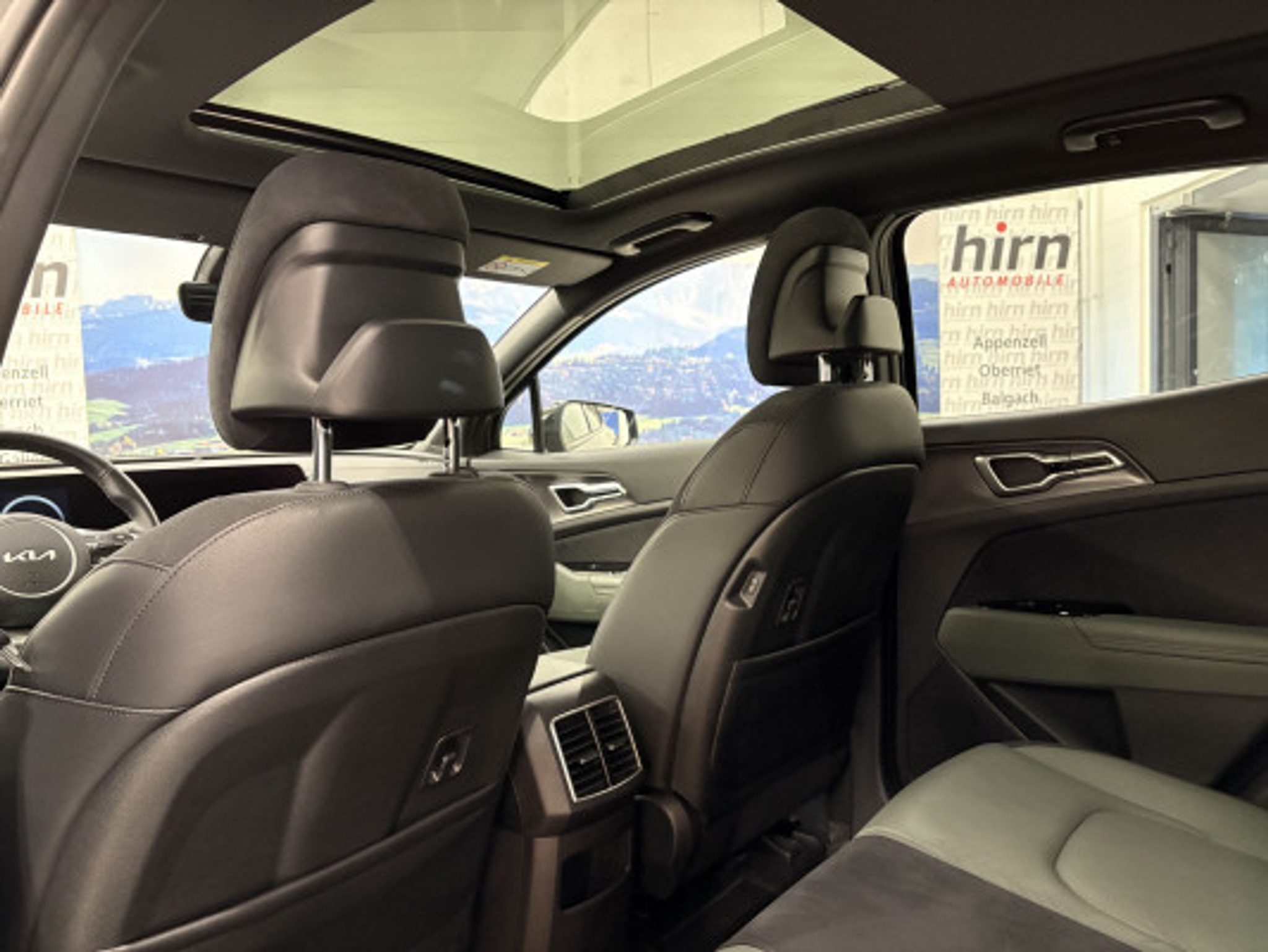 listing desktop thumbnail image 6