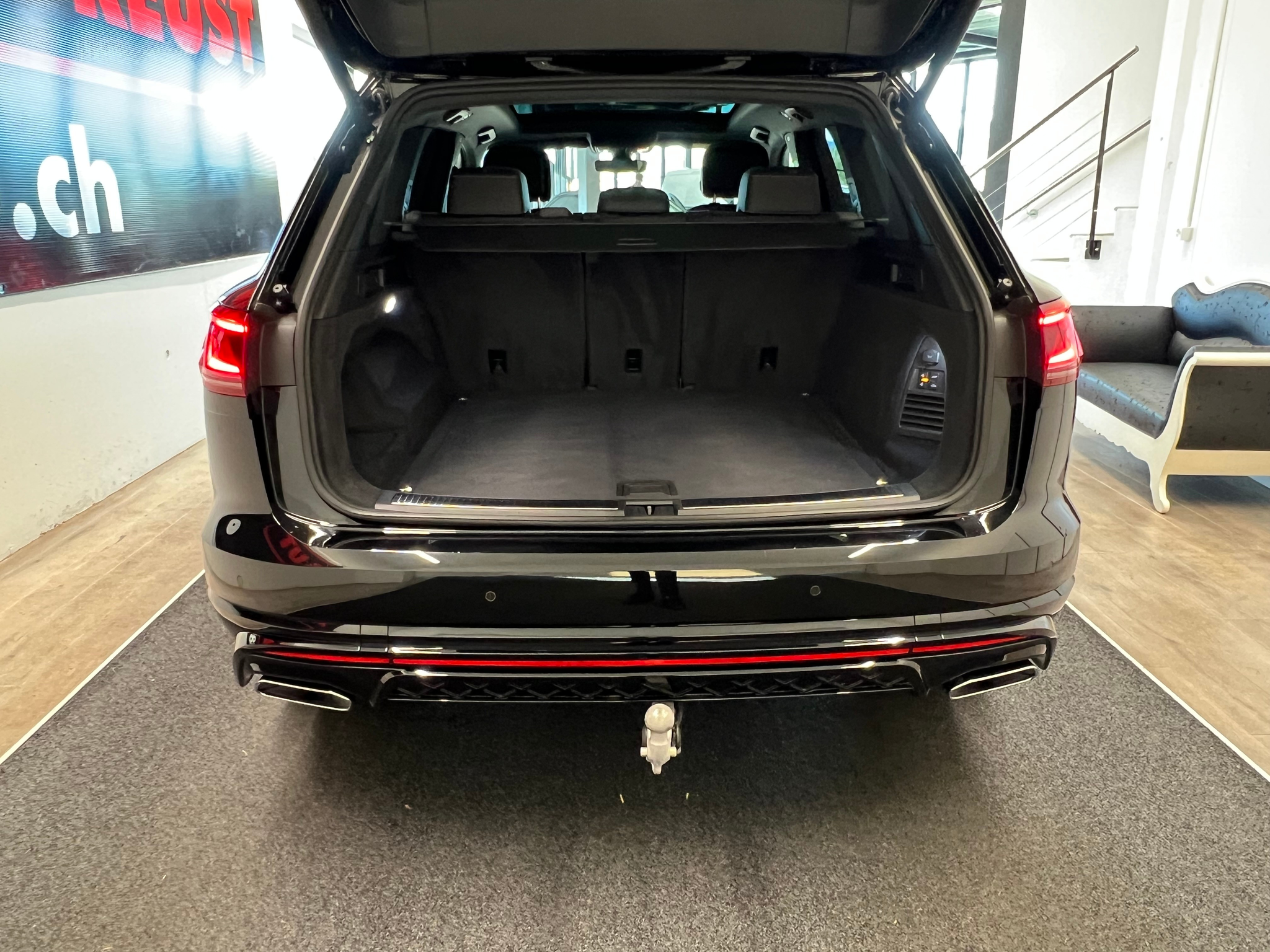 listing desktop thumbnail image 9