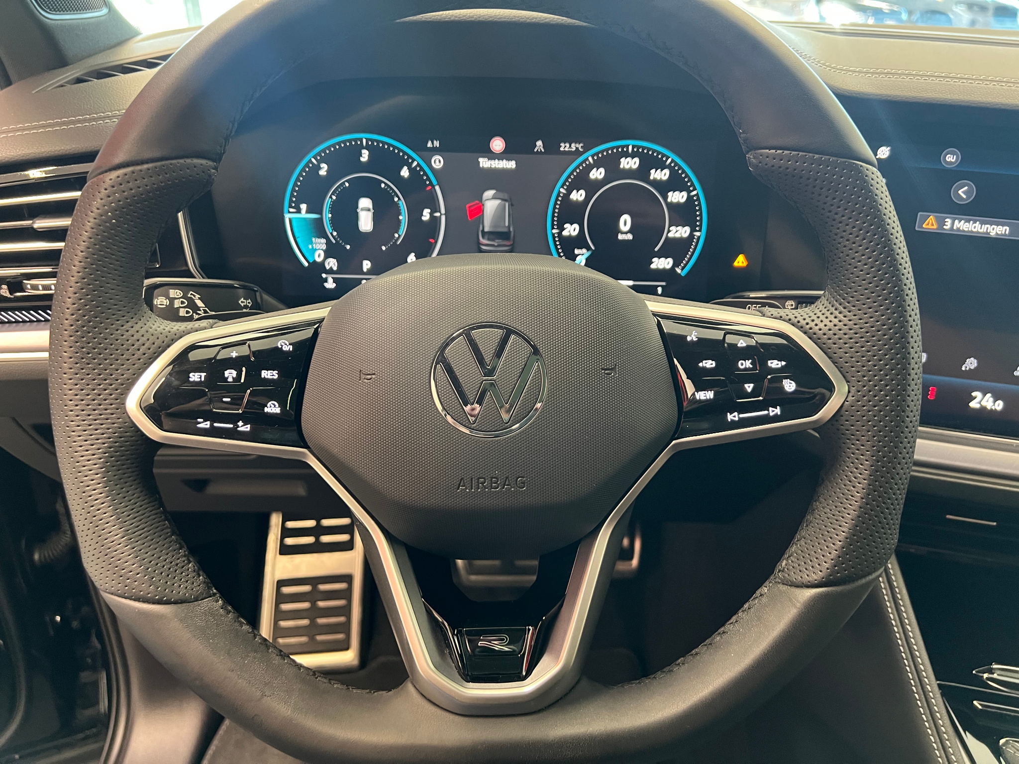 listing desktop thumbnail image 24