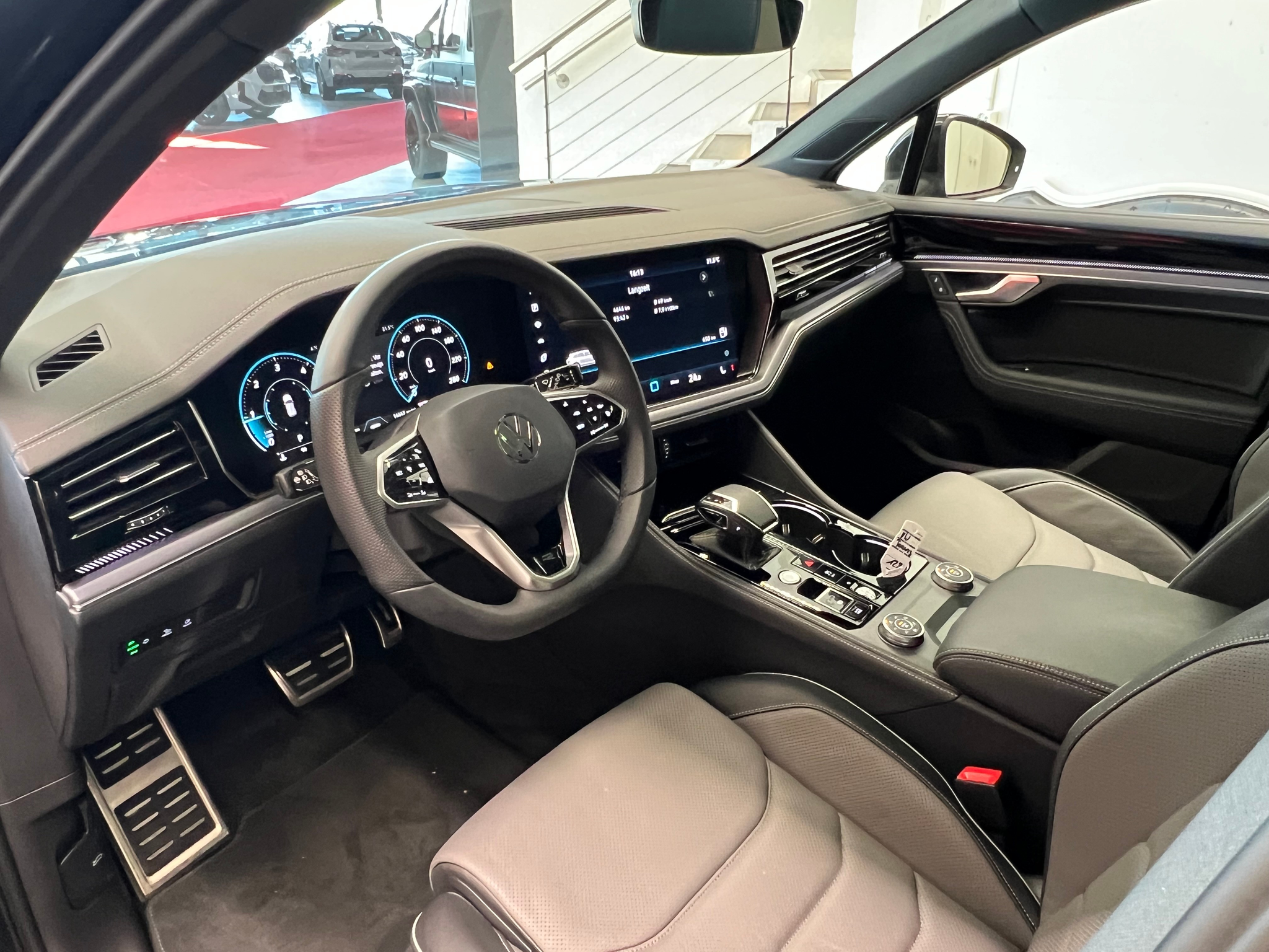 listing desktop thumbnail image 11