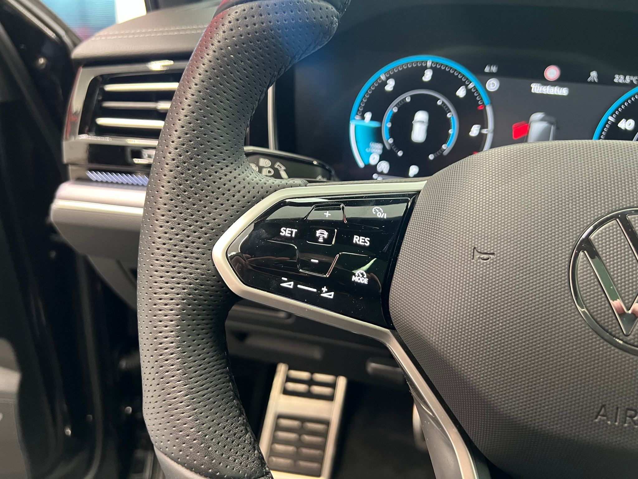 listing desktop thumbnail image 25