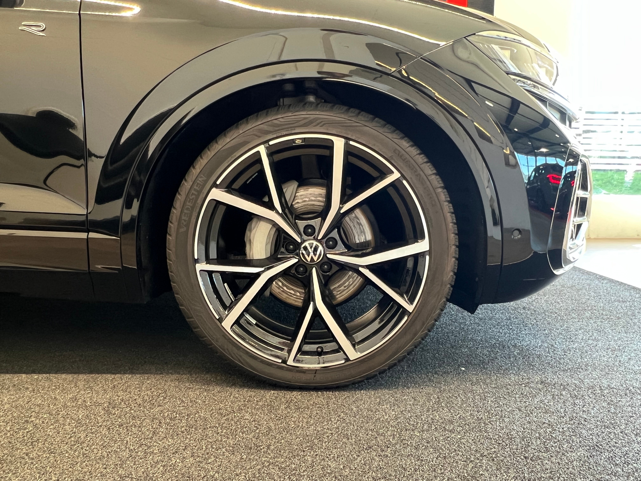 listing desktop thumbnail image 6