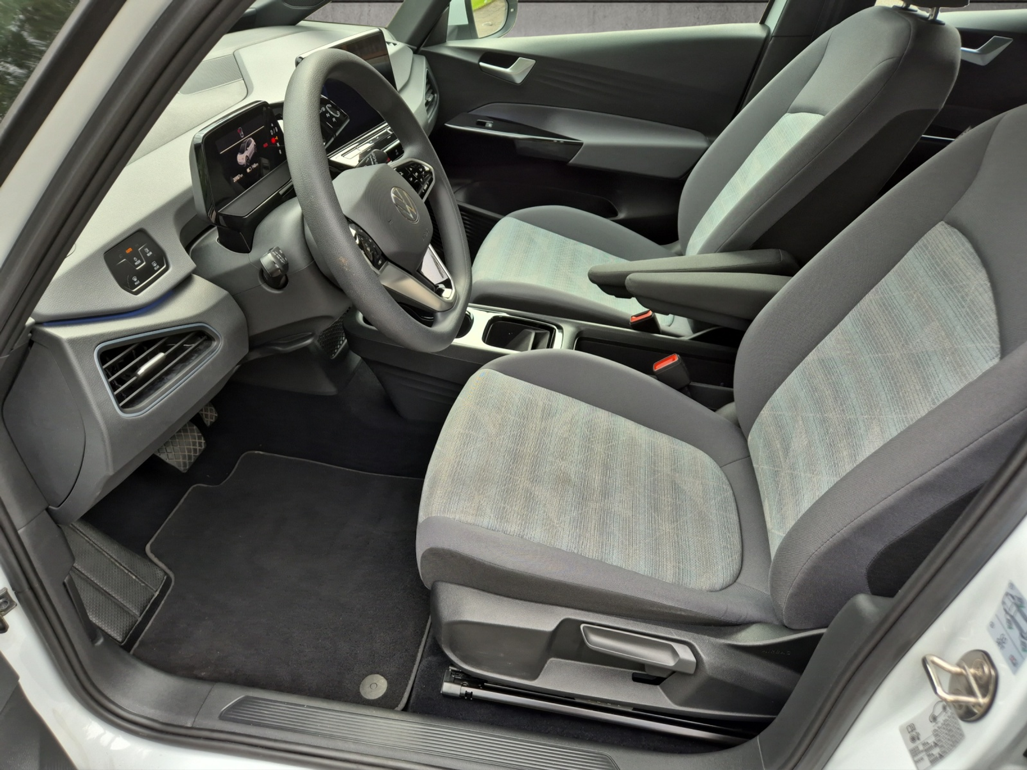 listing desktop thumbnail image 8