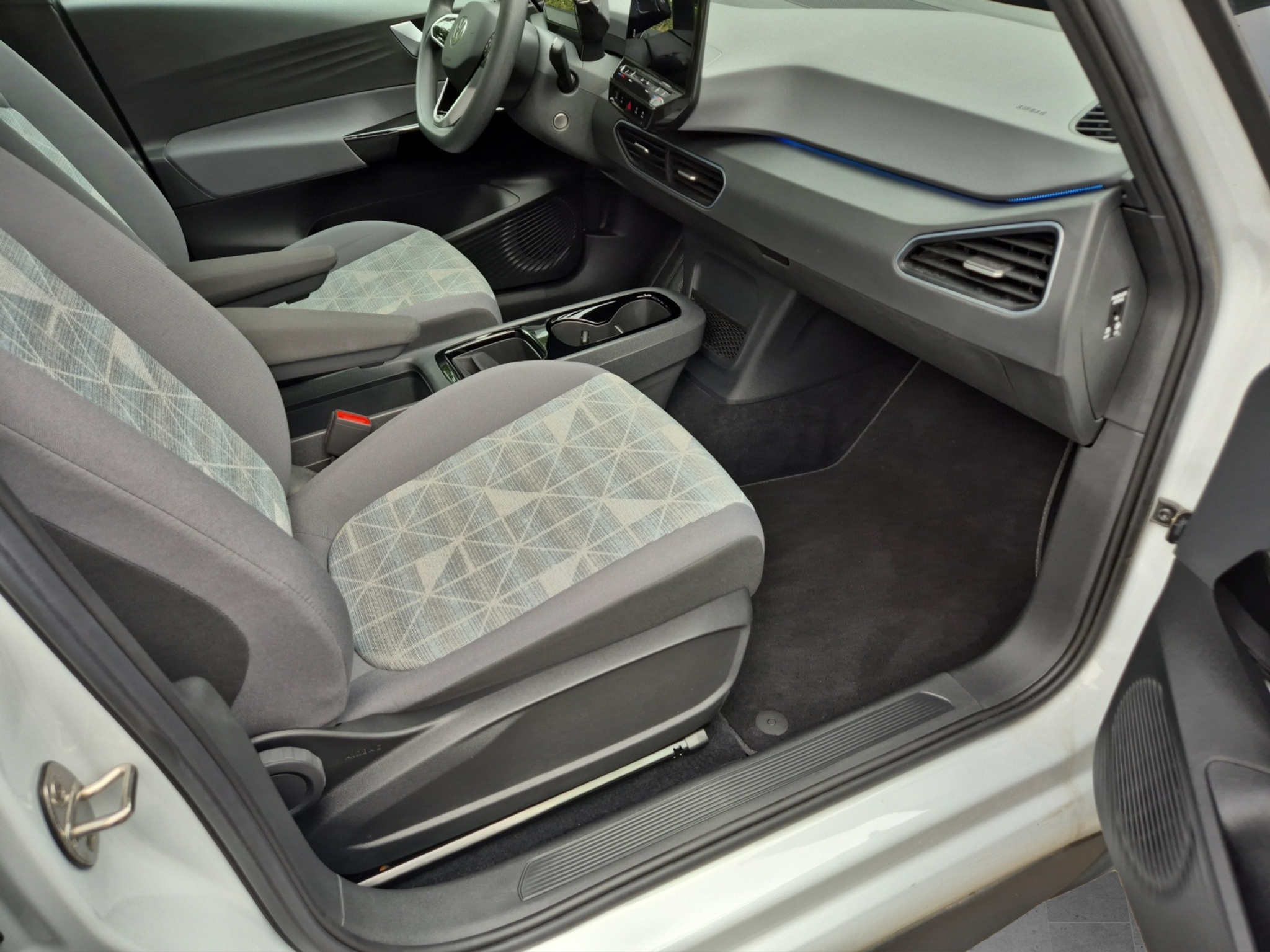 listing desktop thumbnail image 17