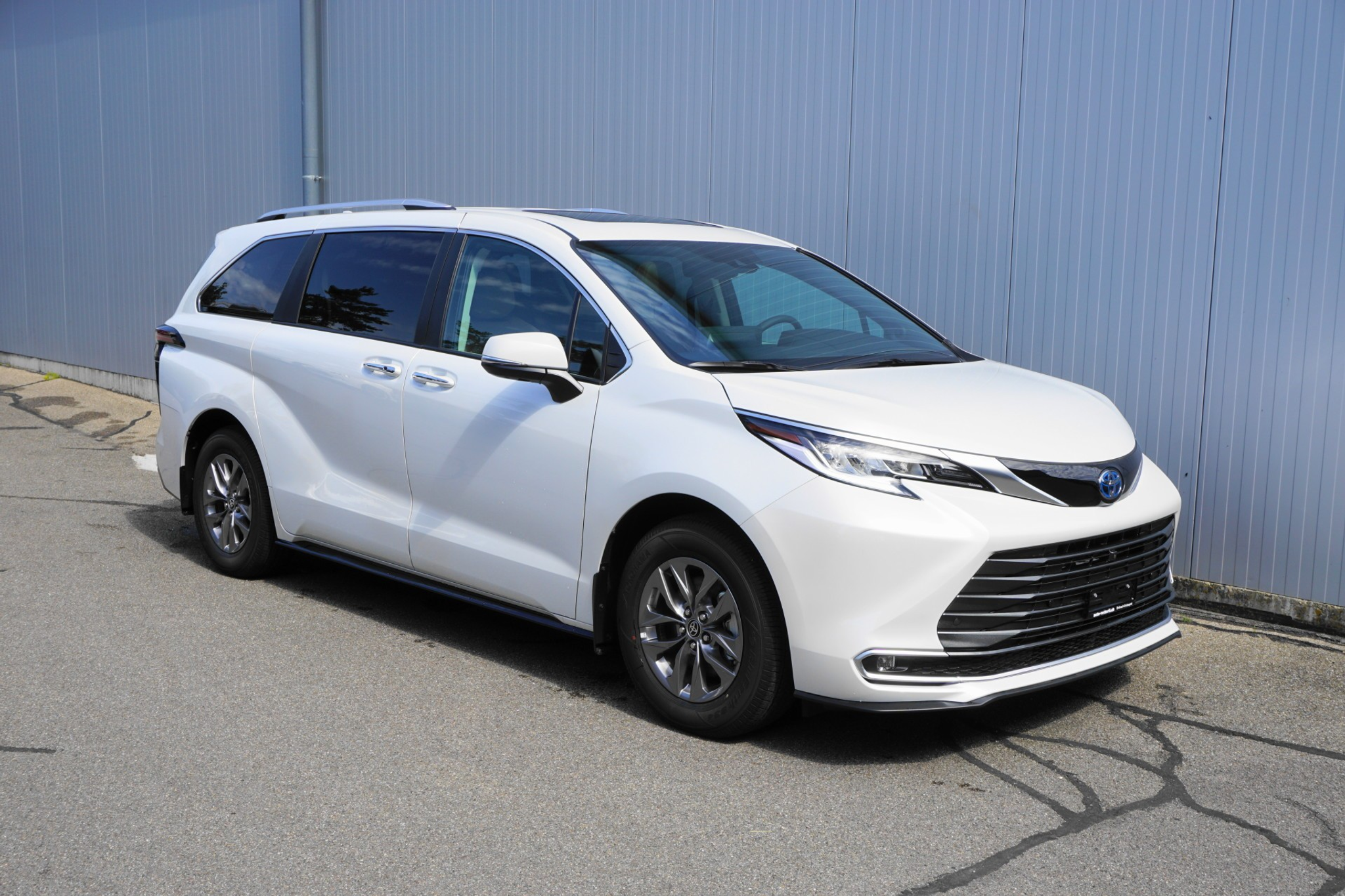 listing desktop thumbnail image 17