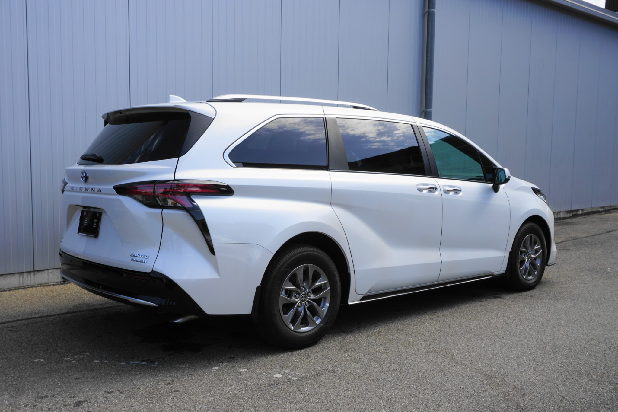 listing desktop thumbnail image 14