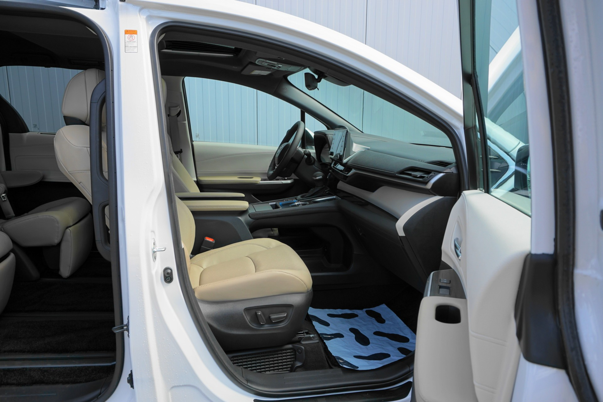 listing desktop thumbnail image 16