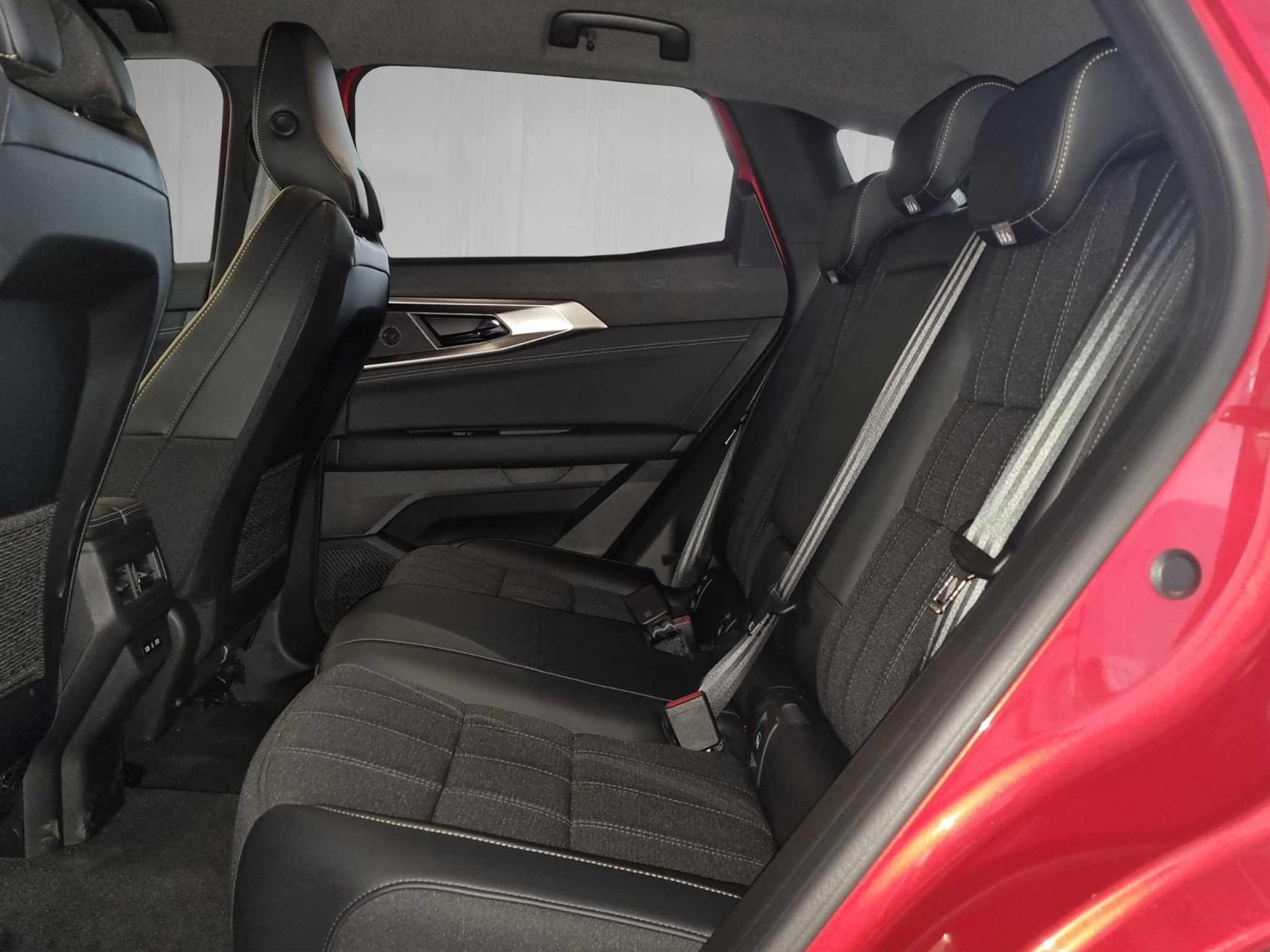 listing desktop thumbnail image 7