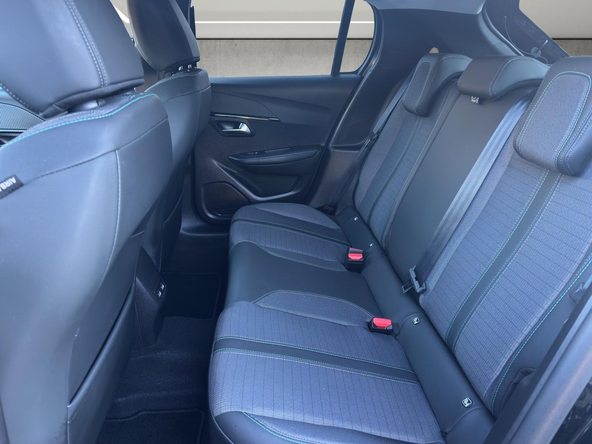 listing desktop thumbnail image 17