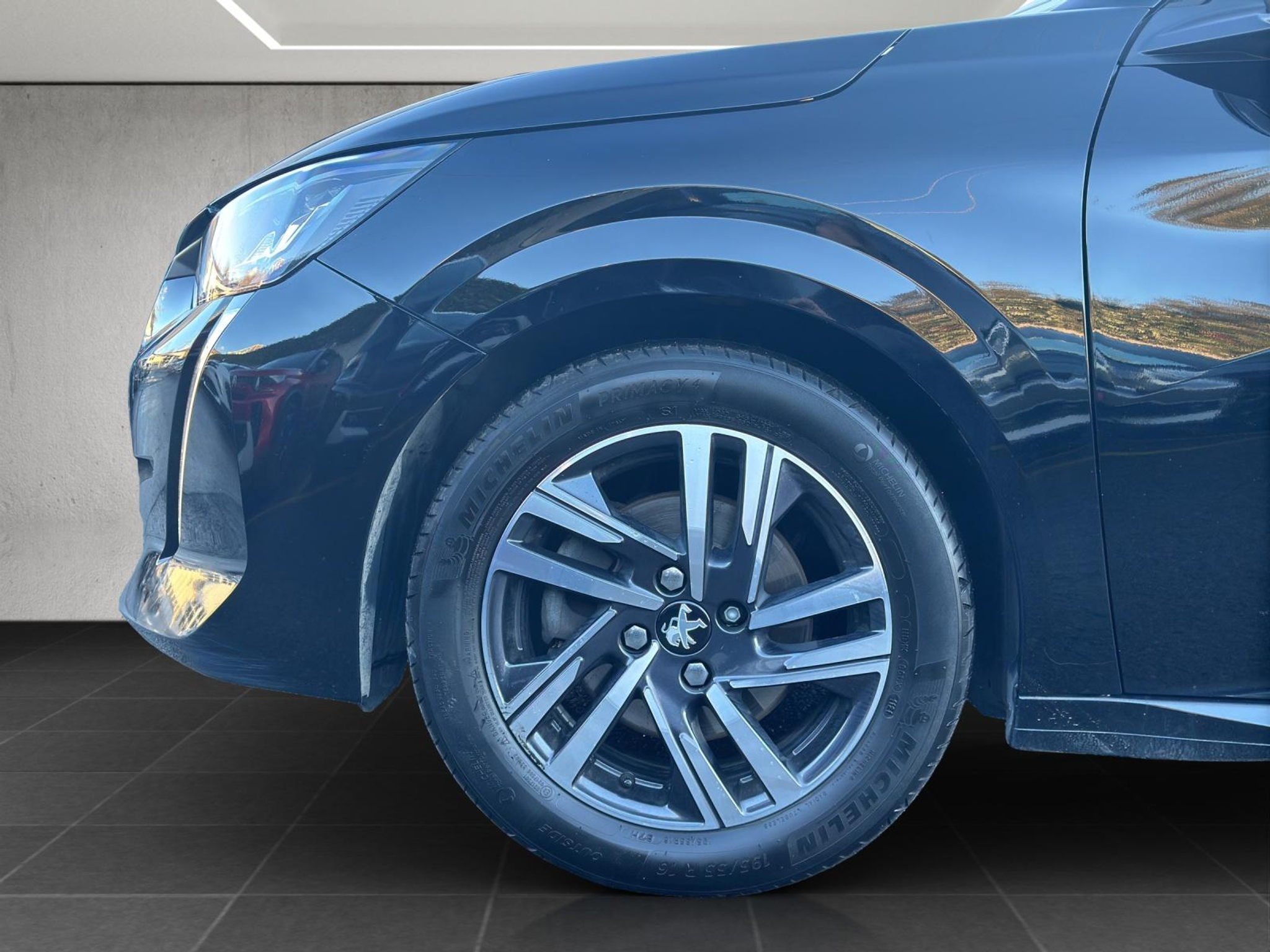 listing desktop thumbnail image 19