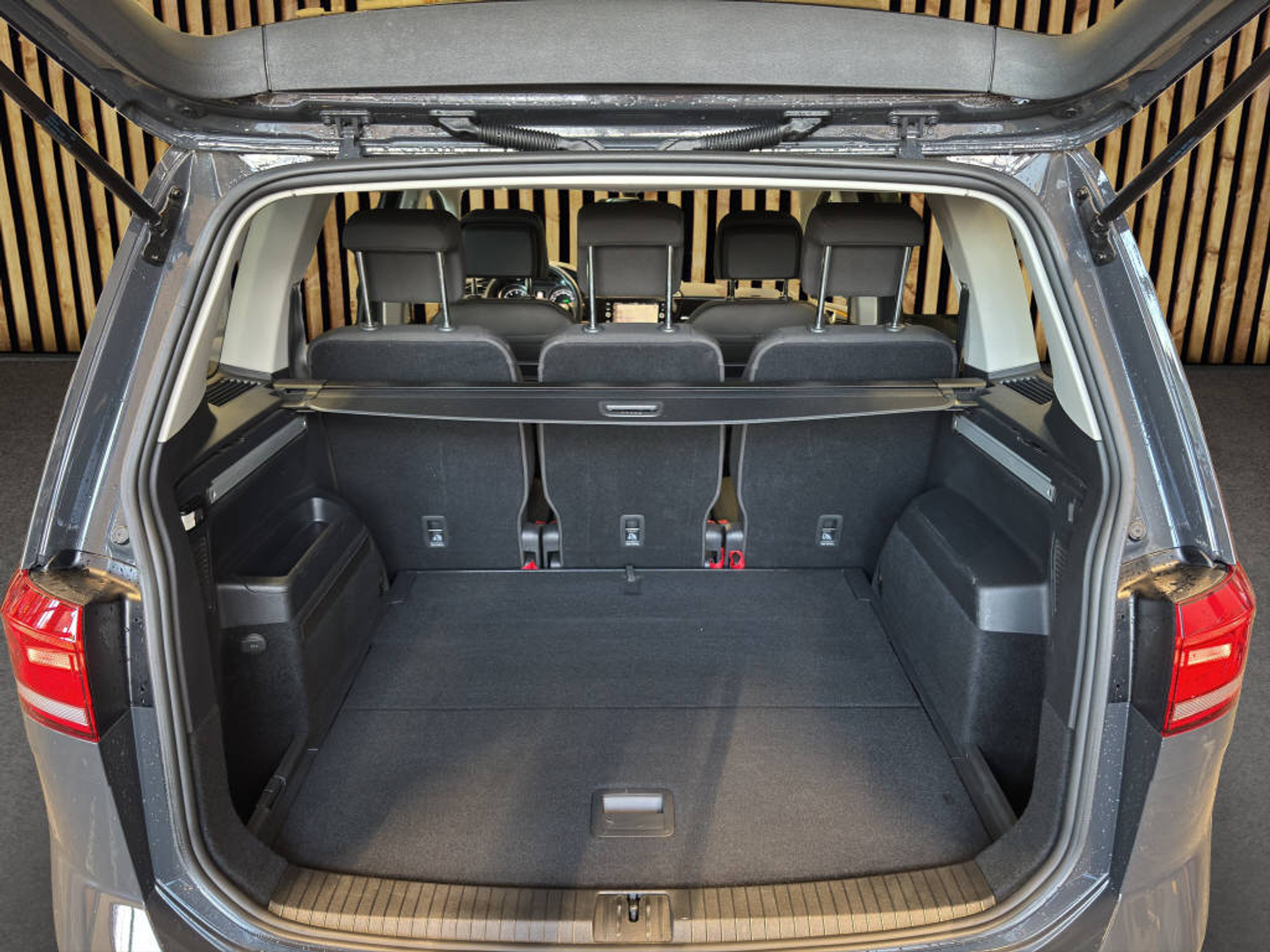 listing desktop thumbnail image 14