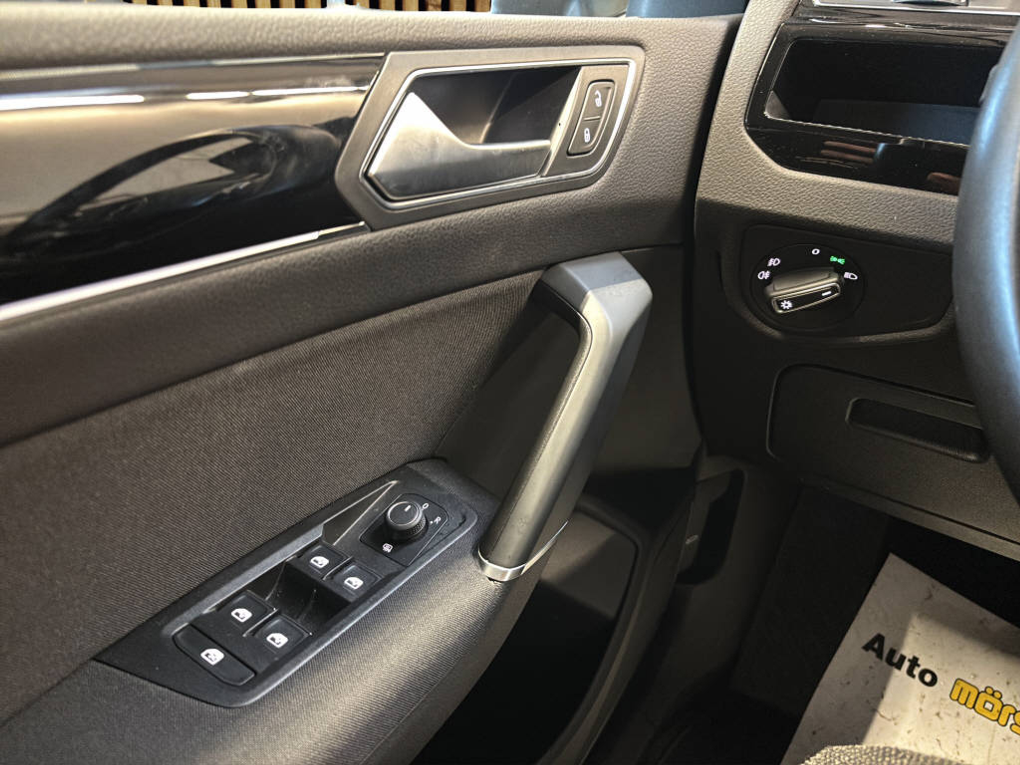 listing desktop thumbnail image 12