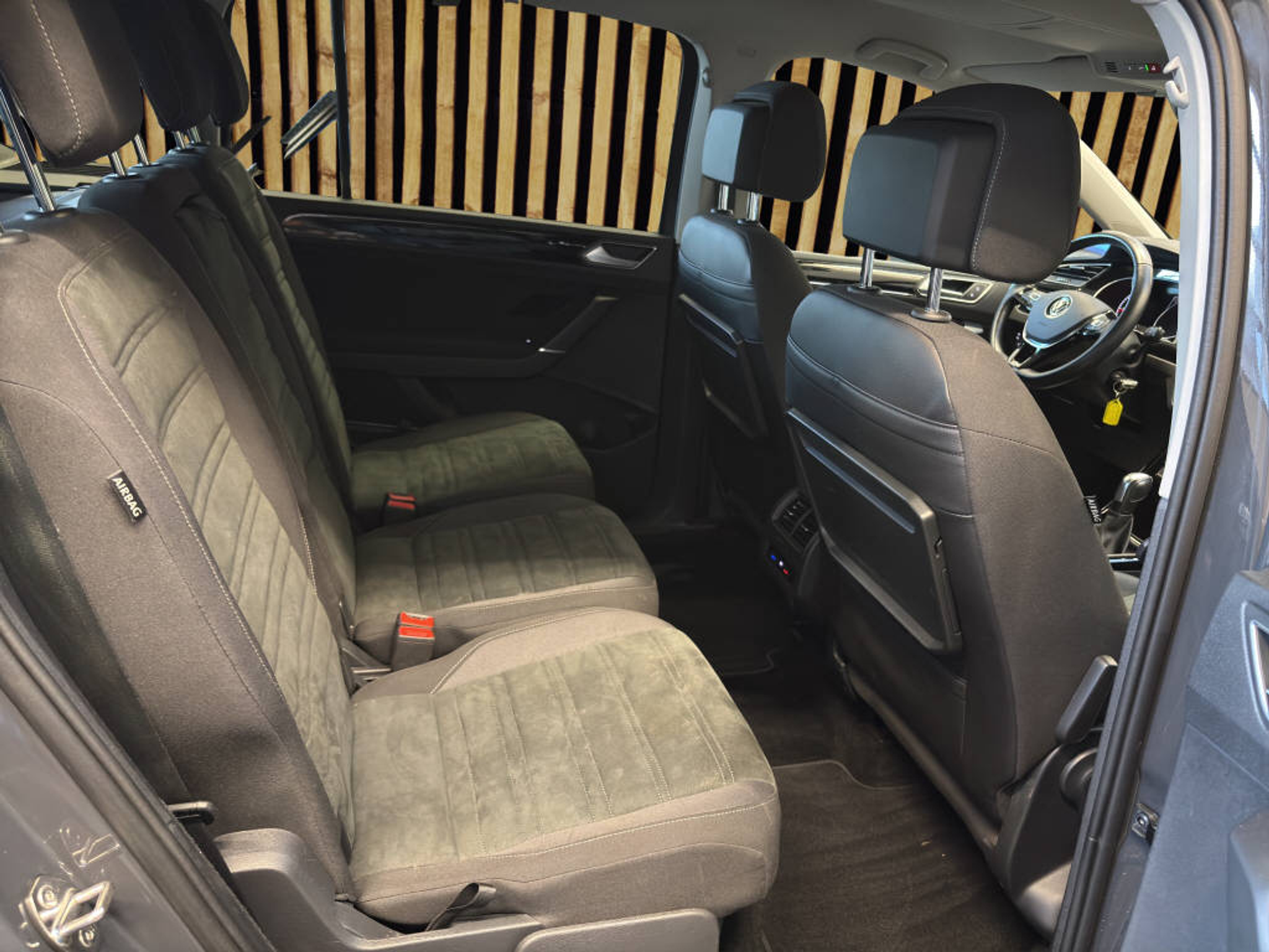 listing desktop thumbnail image 5