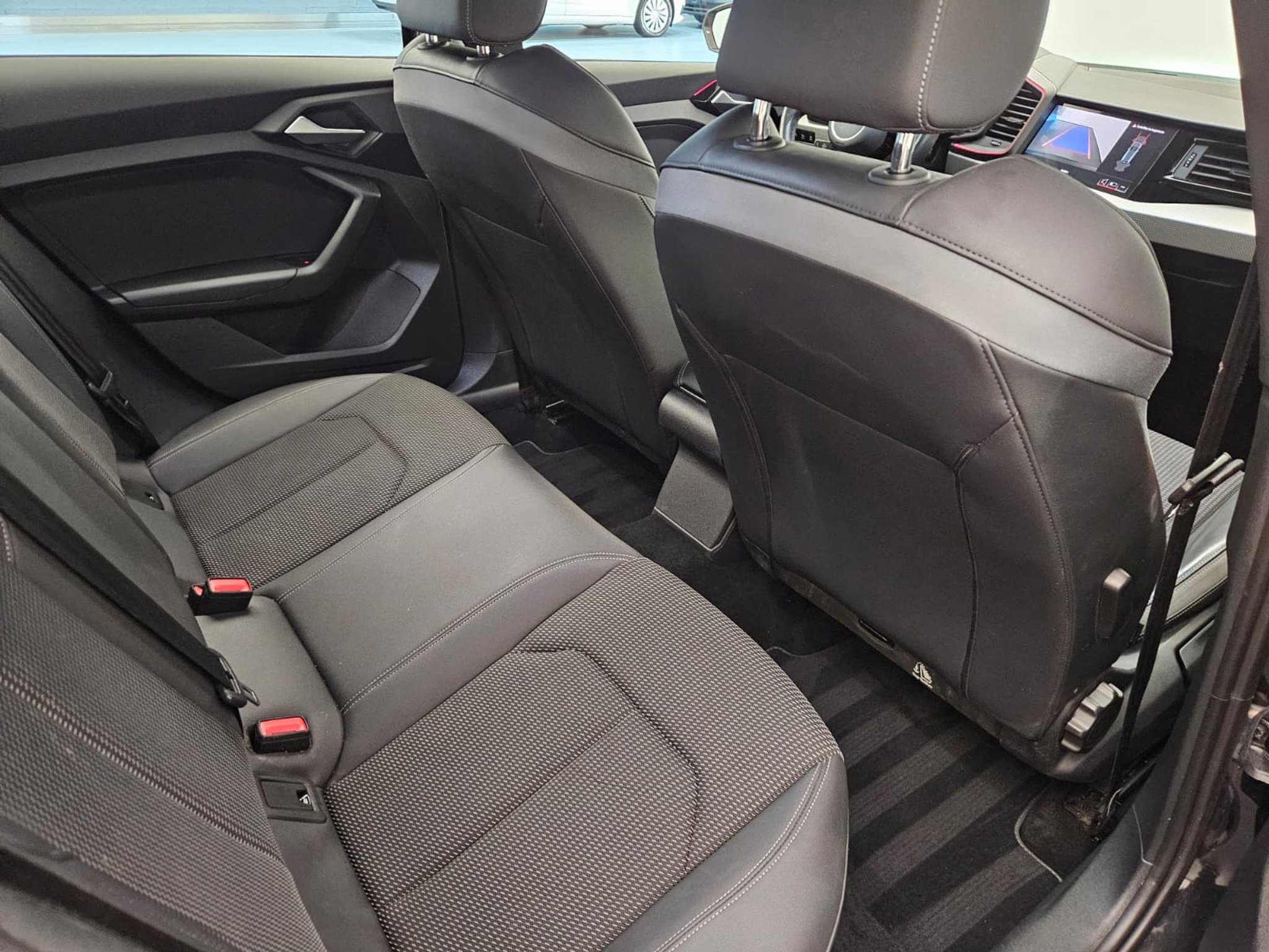 listing desktop thumbnail image 13