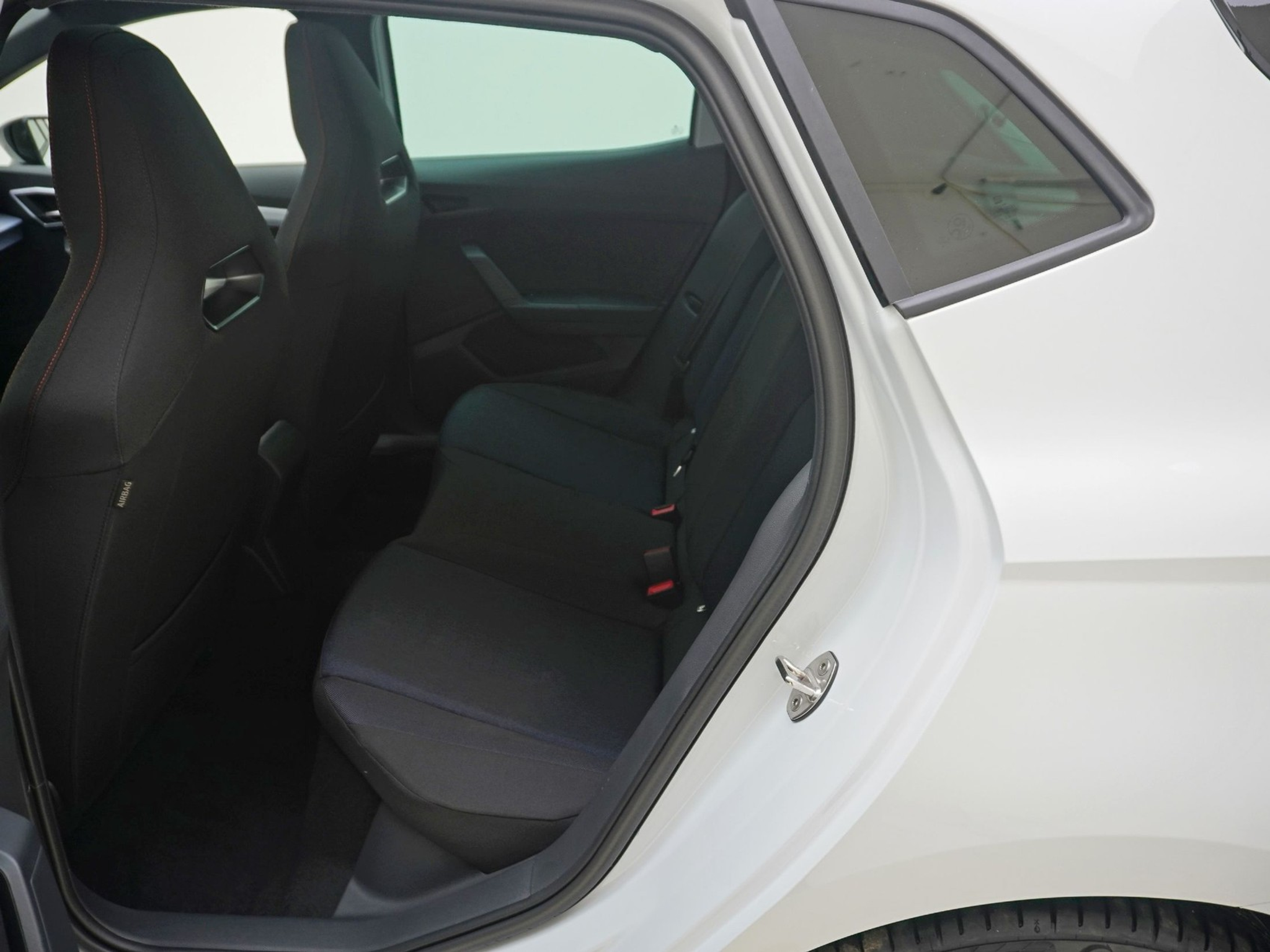 listing desktop thumbnail image 14