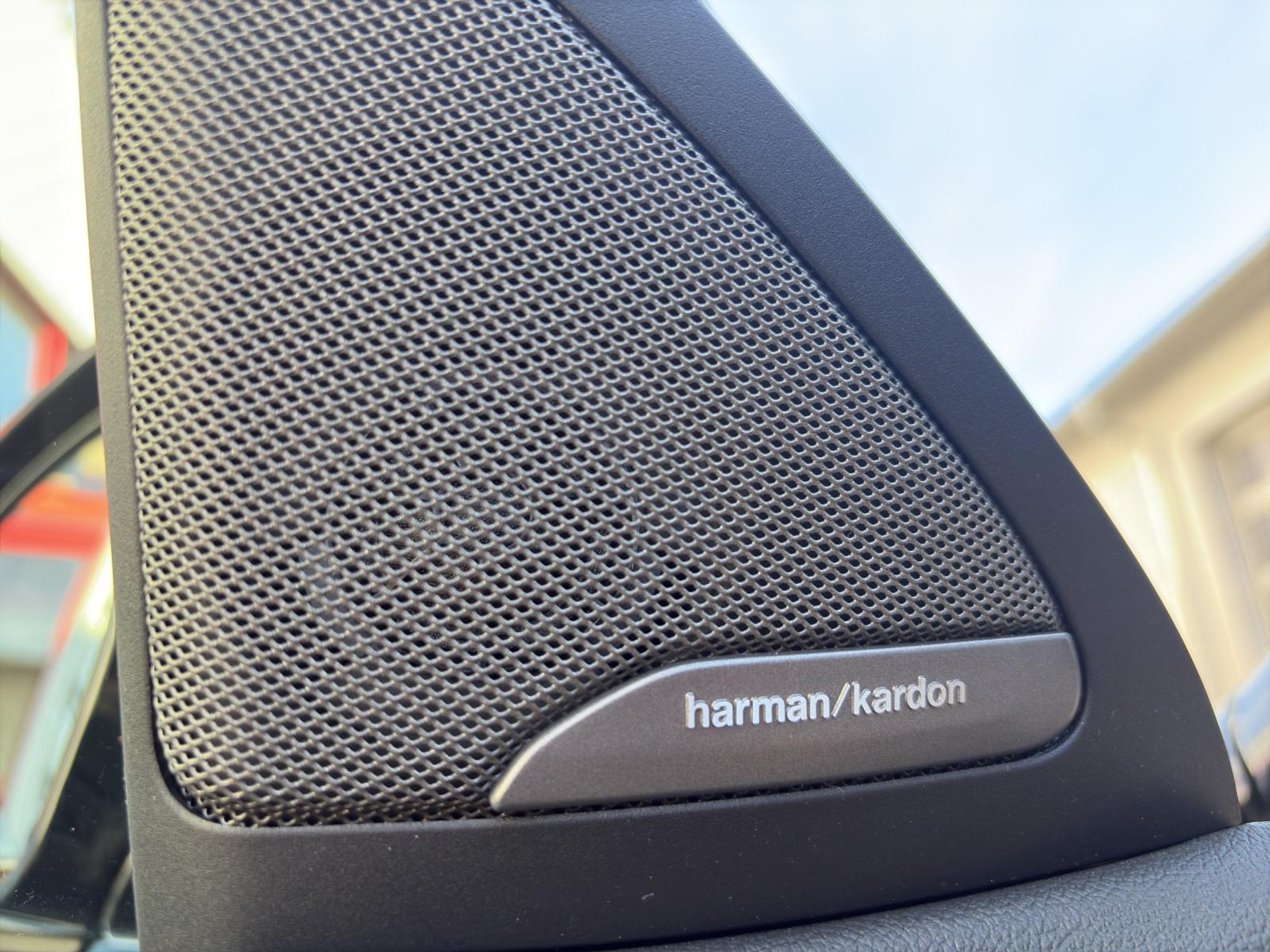 listing desktop thumbnail image 12