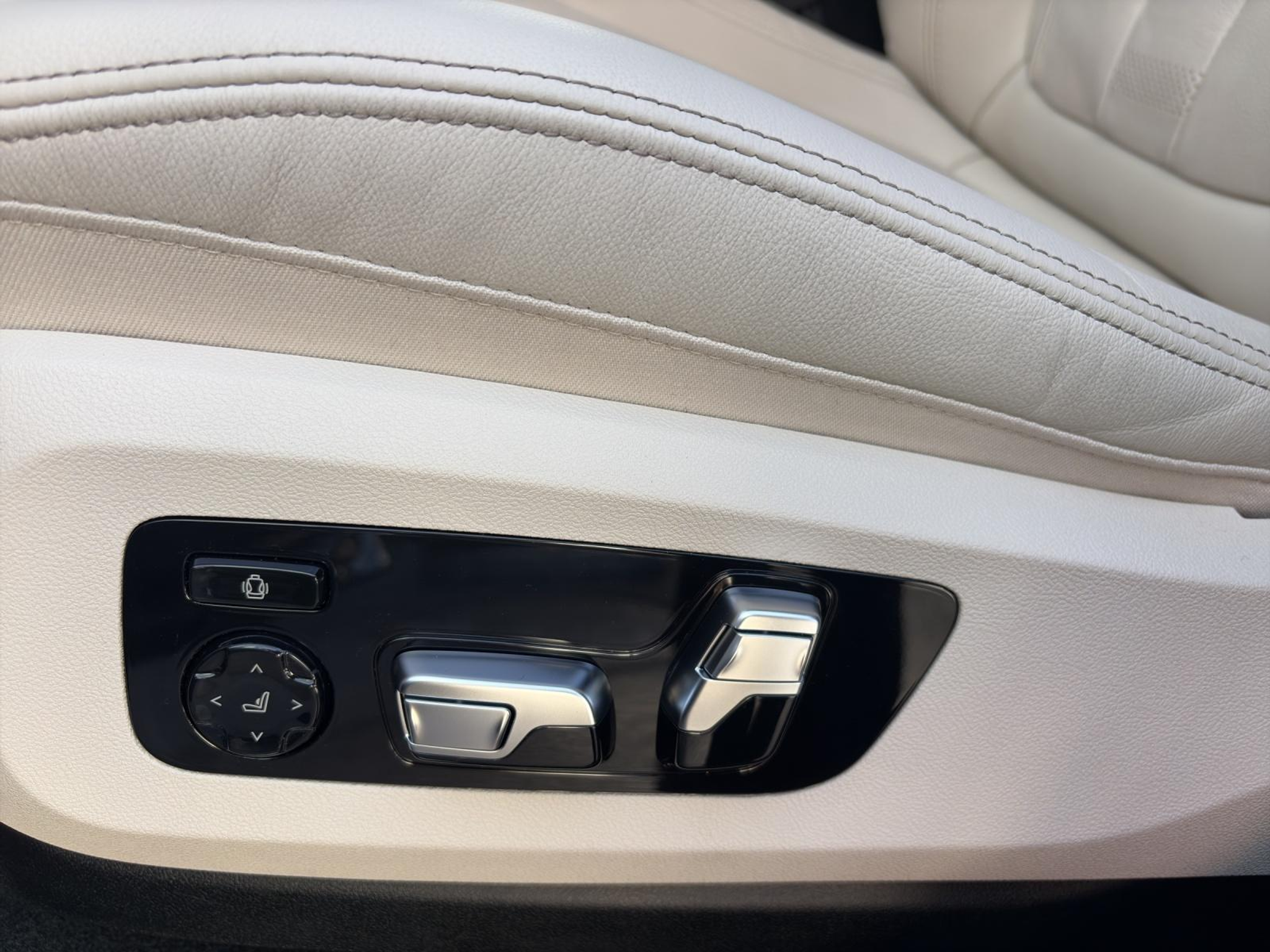 listing desktop thumbnail image 18