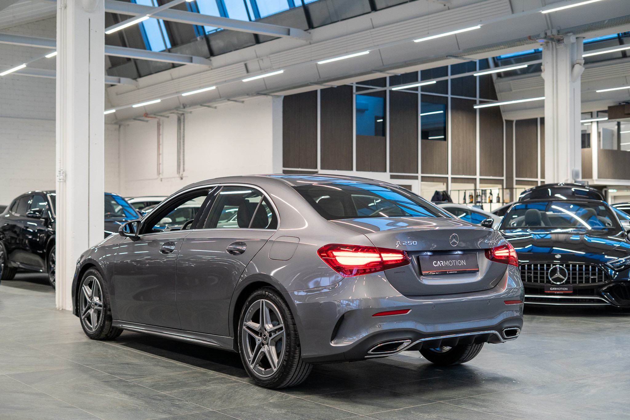 listing desktop thumbnail image 6