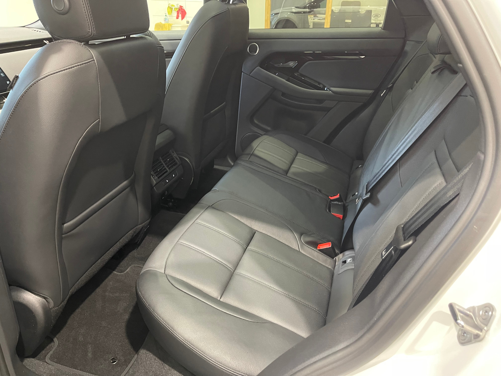 listing desktop thumbnail image 12