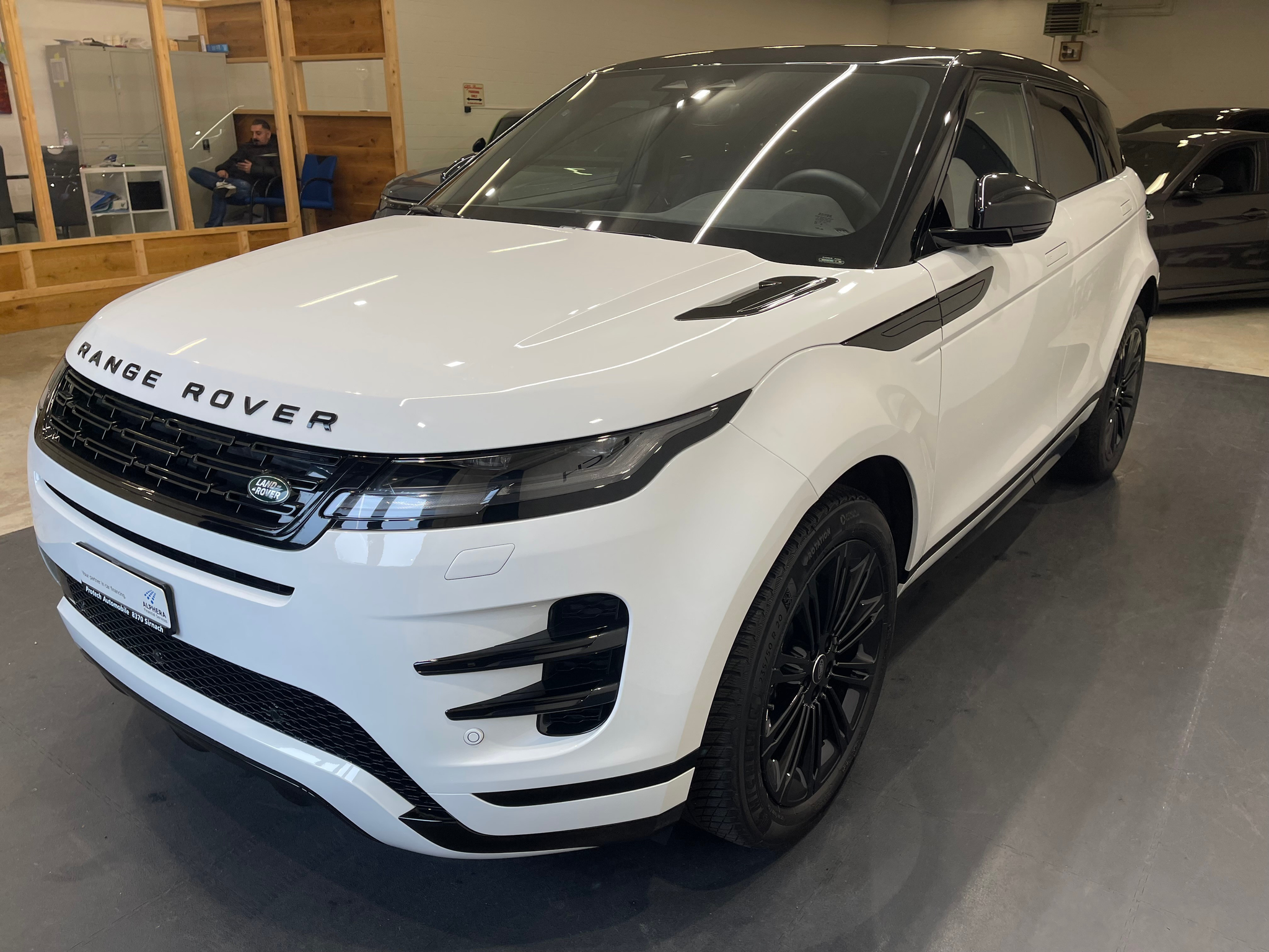 listing desktop thumbnail image 4