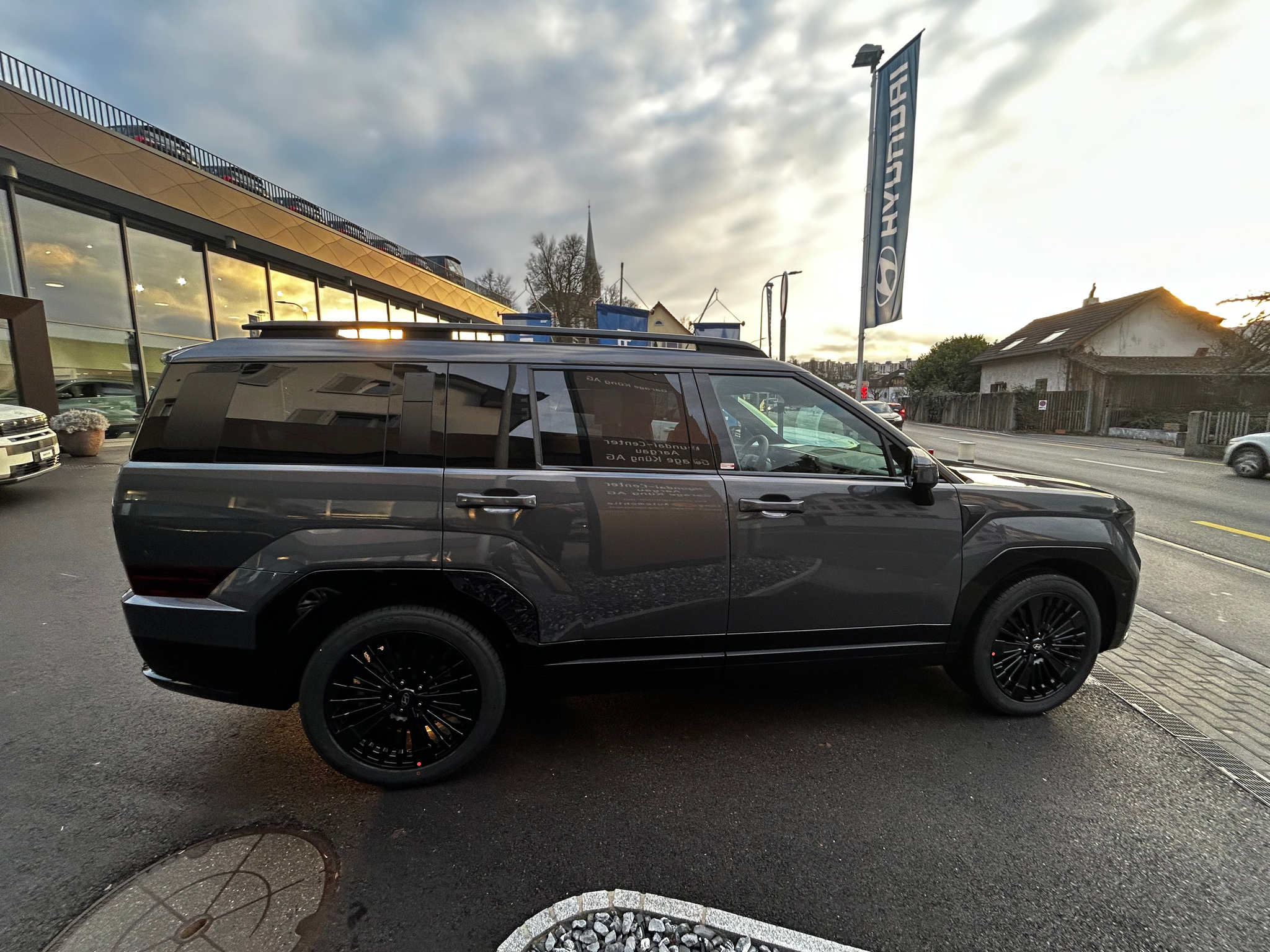 listing desktop thumbnail image 5