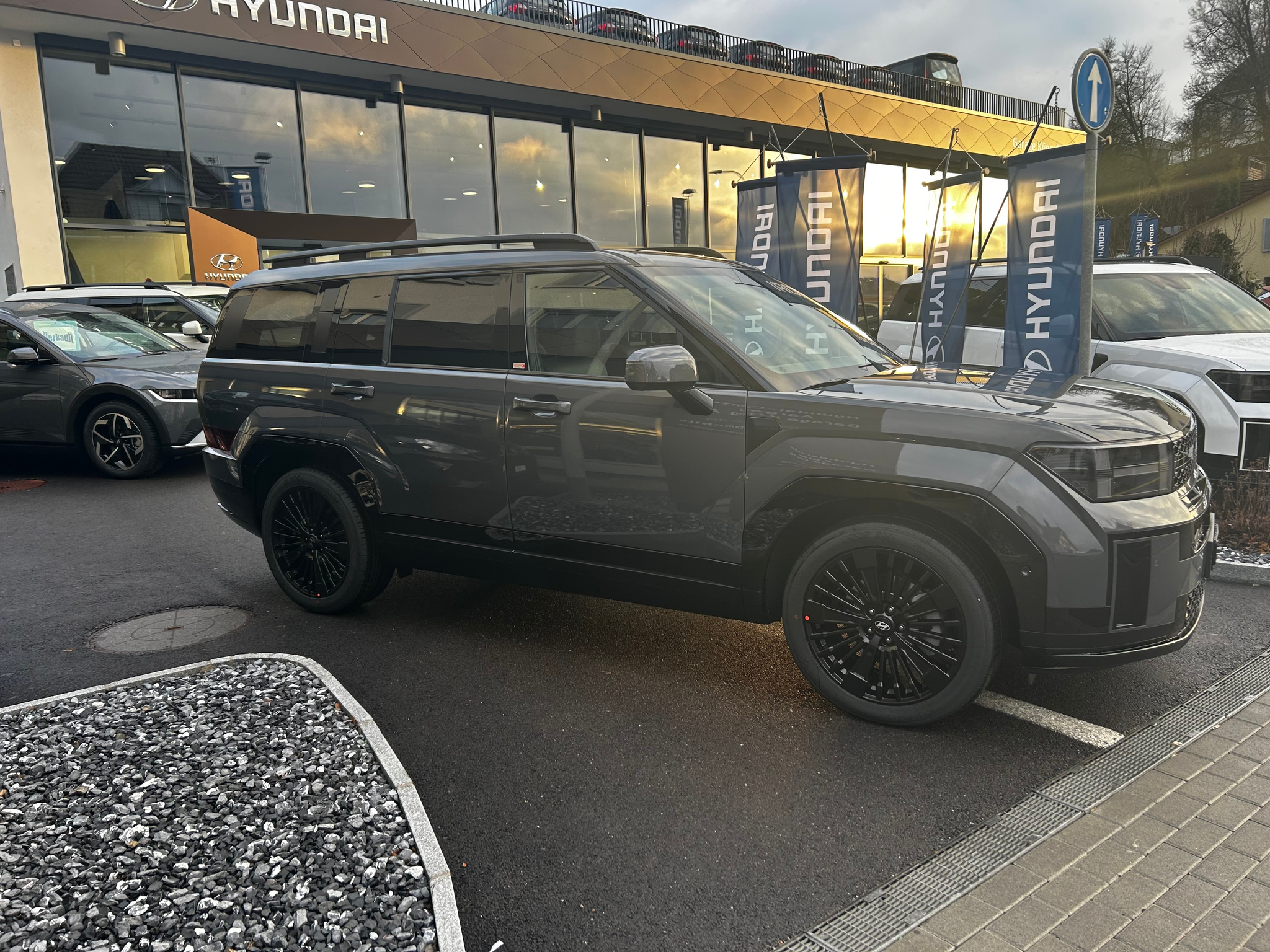 listing desktop thumbnail image 3