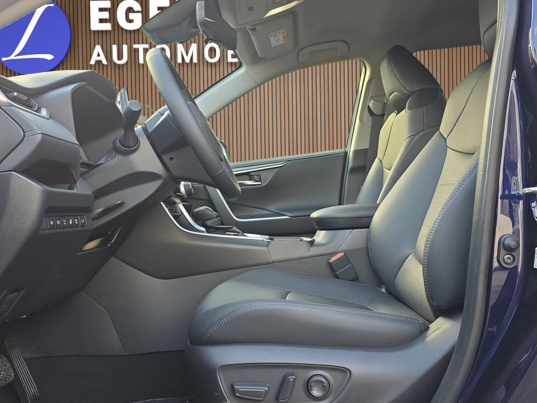 listing desktop thumbnail image 19