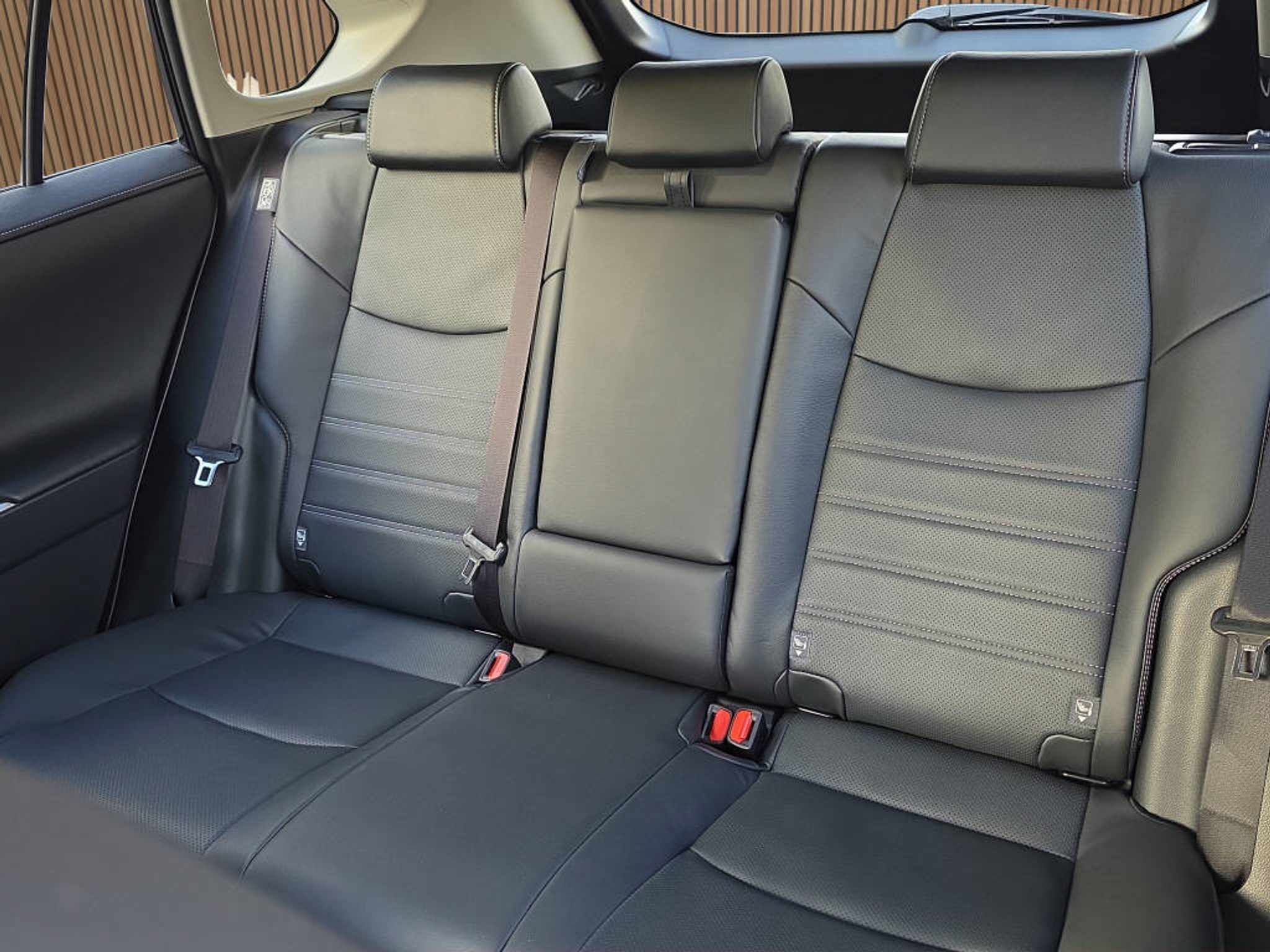 listing desktop thumbnail image 14